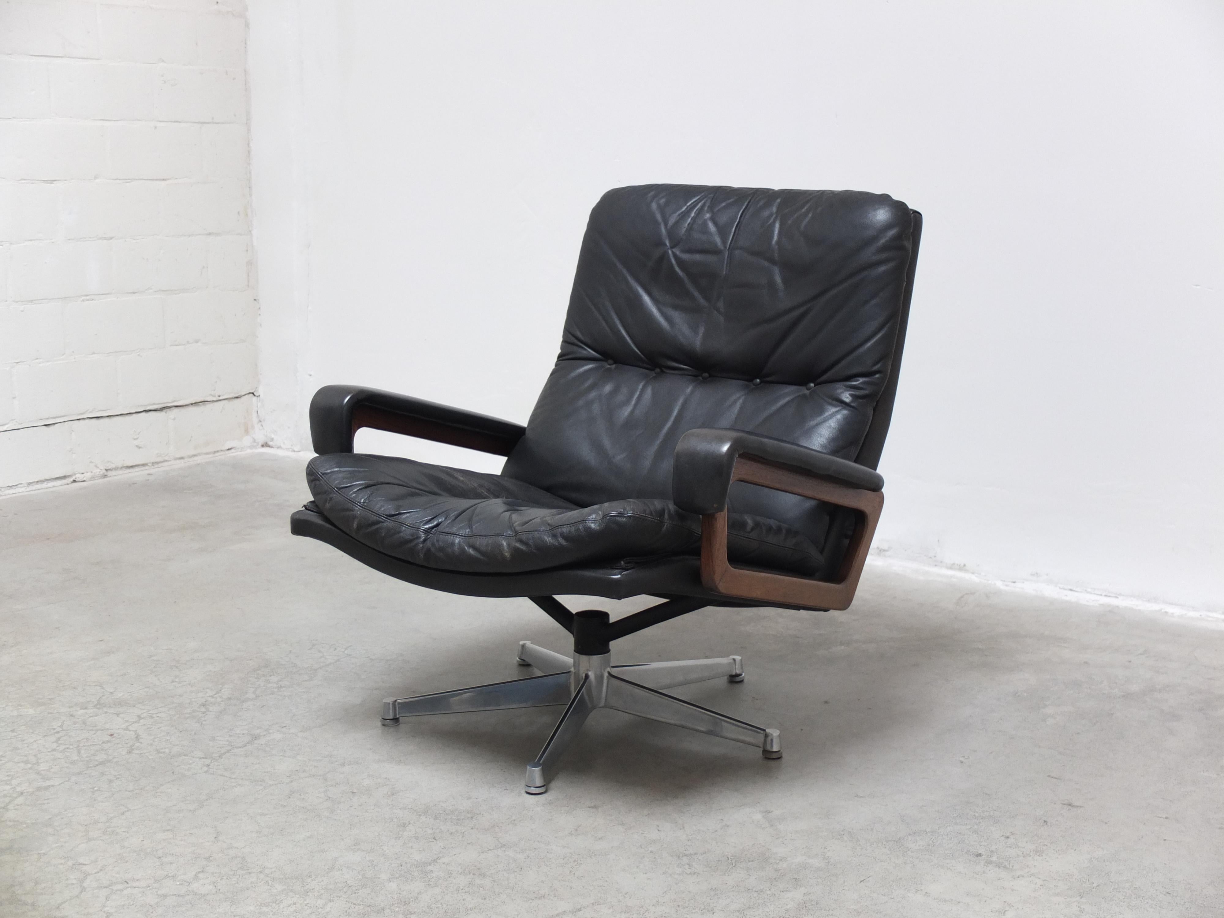 Metal Iconic 'King' Lounge Chair by André Vandenbeuck for Strässle, 1960s For Sale