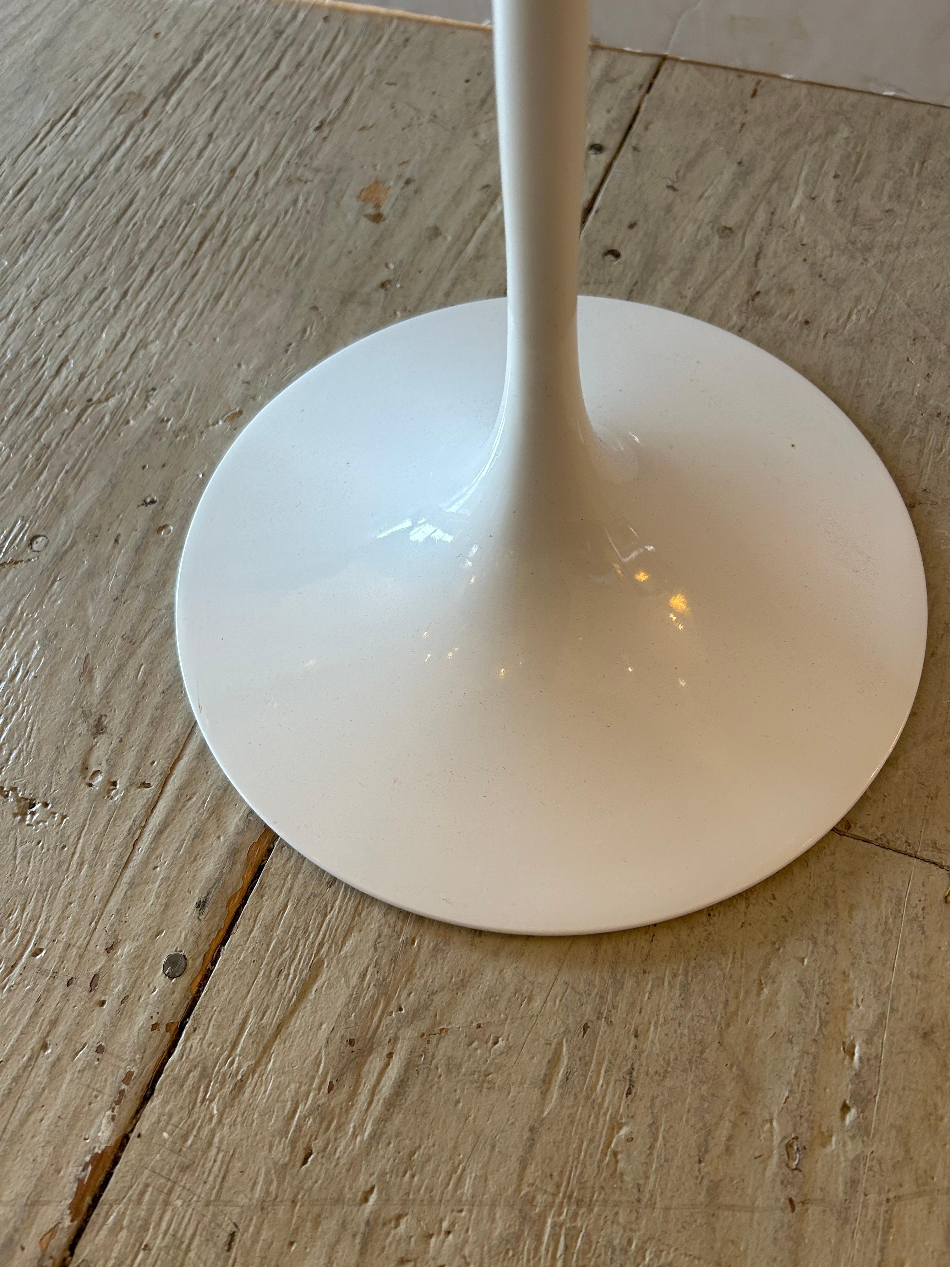 Mid-Century Modern Iconic Knoll Eero Saarinen Small Round Martini Table with Marble Top For Sale