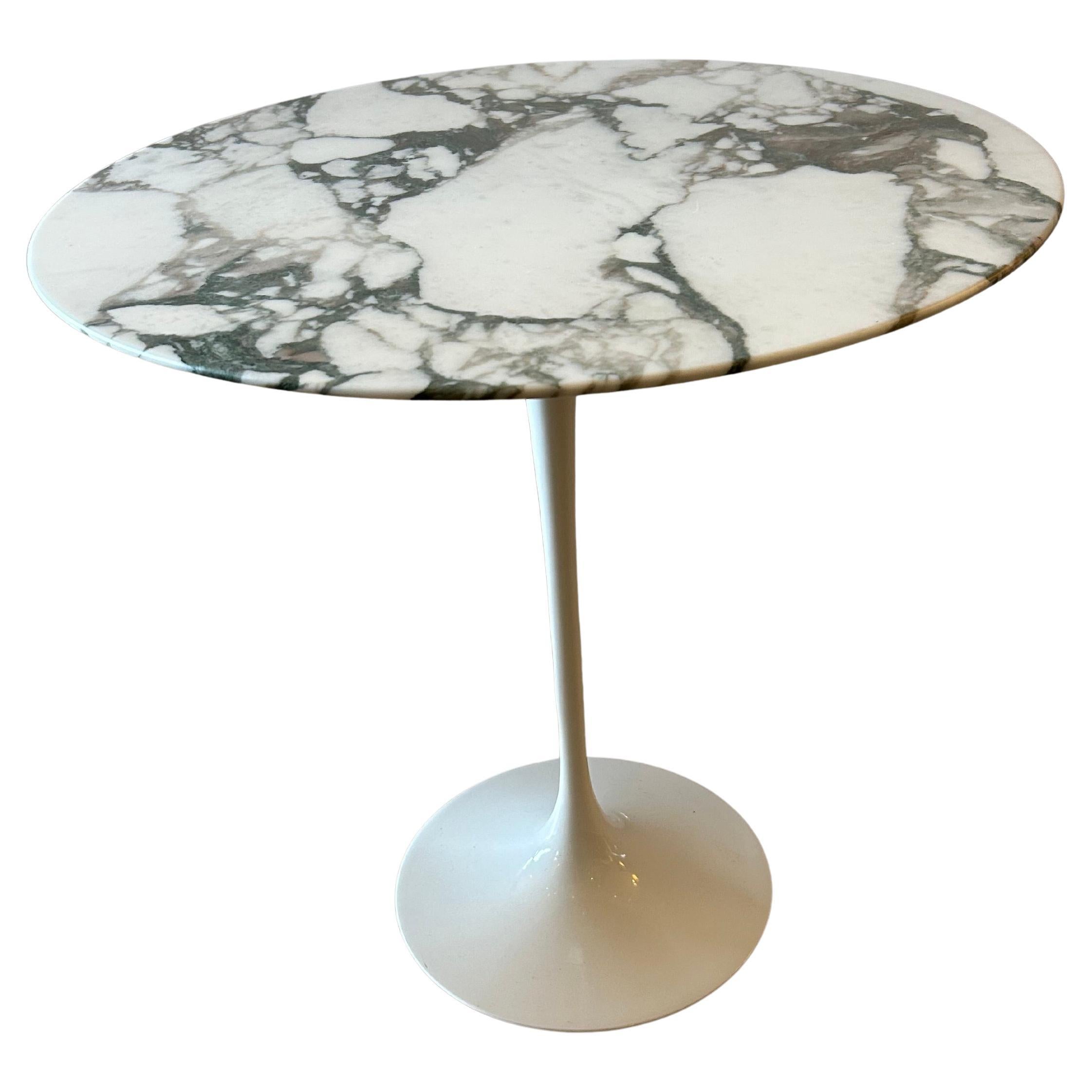 Iconic Knoll Eero Saarinen Small Round Martini Table with Marble Top For Sale