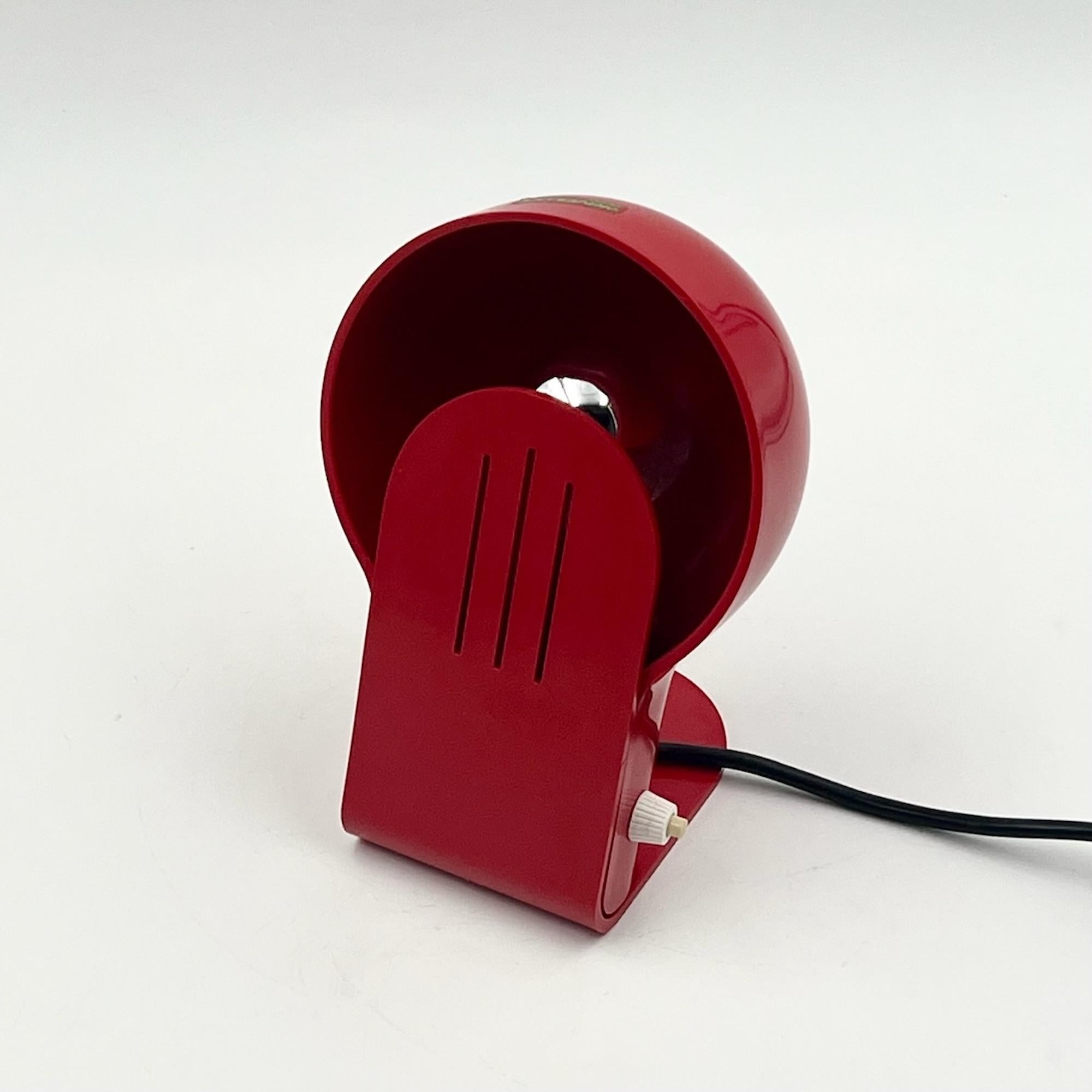 Ikonische Lampe Harveiluce „Panda“ in Rot - Ambrogio Pozzi Design 1970er Jahre (Ende des 20. Jahrhunderts) im Angebot