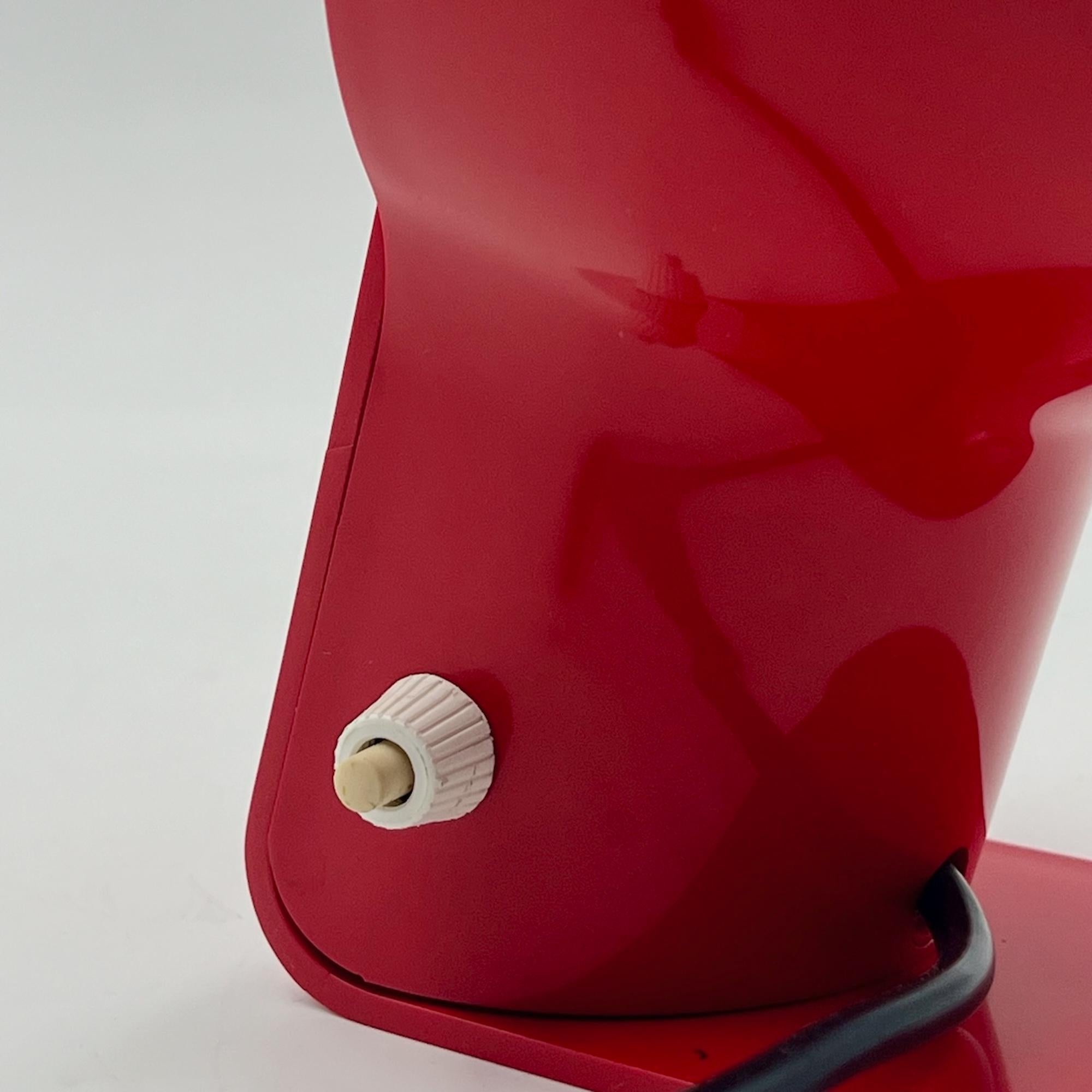 Ikonische Lampe Harveiluce „Panda“ in Rot - Ambrogio Pozzi Design 1970er Jahre im Angebot 1