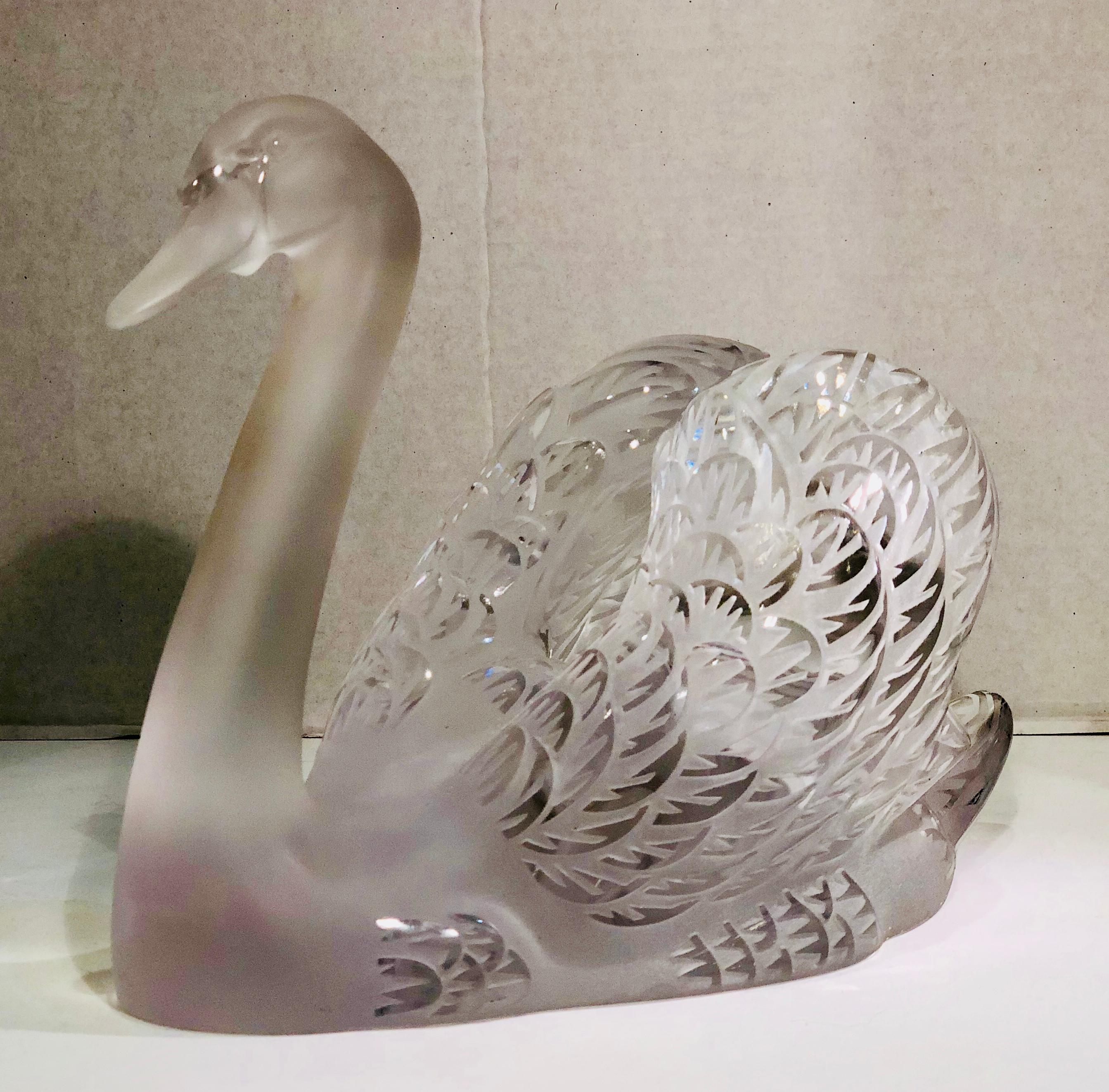 Iconic Large Lalique France 'Swan Head Up' Crystal Sculpture In Excellent Condition In Tustin, CA