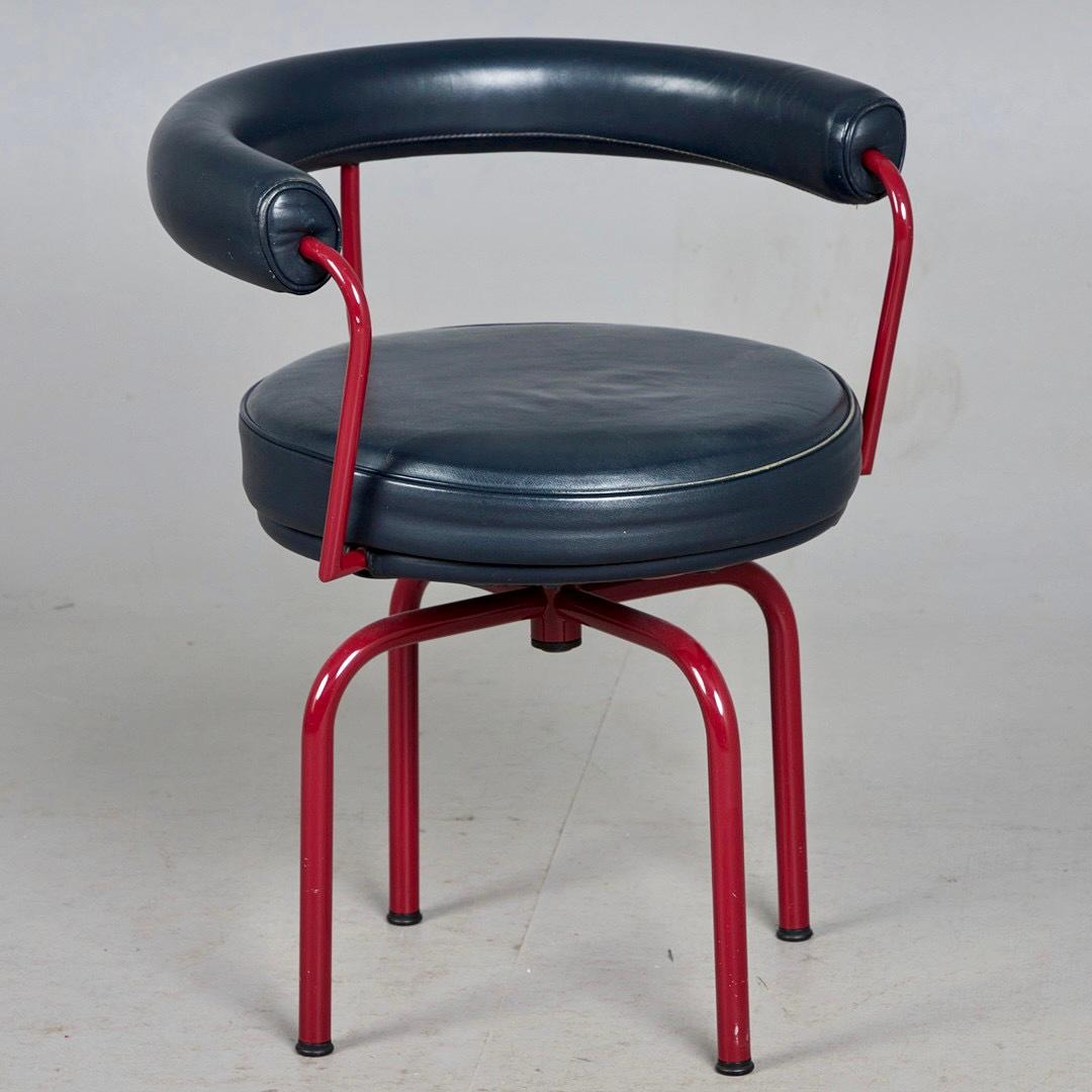 Iconic “LC7”, Perriand/Courbousier for Cassina, France/Italy, Mid 20th century 1