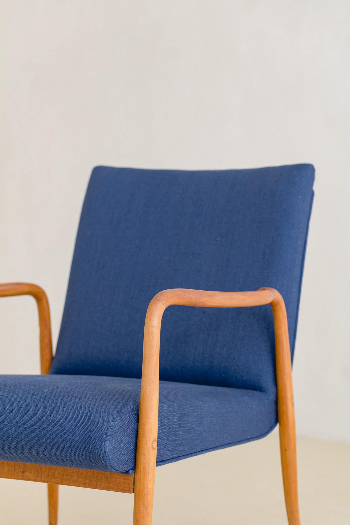 Iconic Leve Armchair in Pau Marfim, Joaquim Tenreiro, 1942, Midcentury Brazil For Sale 4