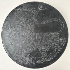 Mesa León Icónica, tapa de metal repujado, Roger Capron, Vallauris 1969