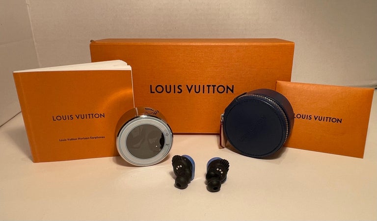 Iconic Louis Vuitton Monogram Wireless Earphones in Vibrant Blue Gradient For Sale 2