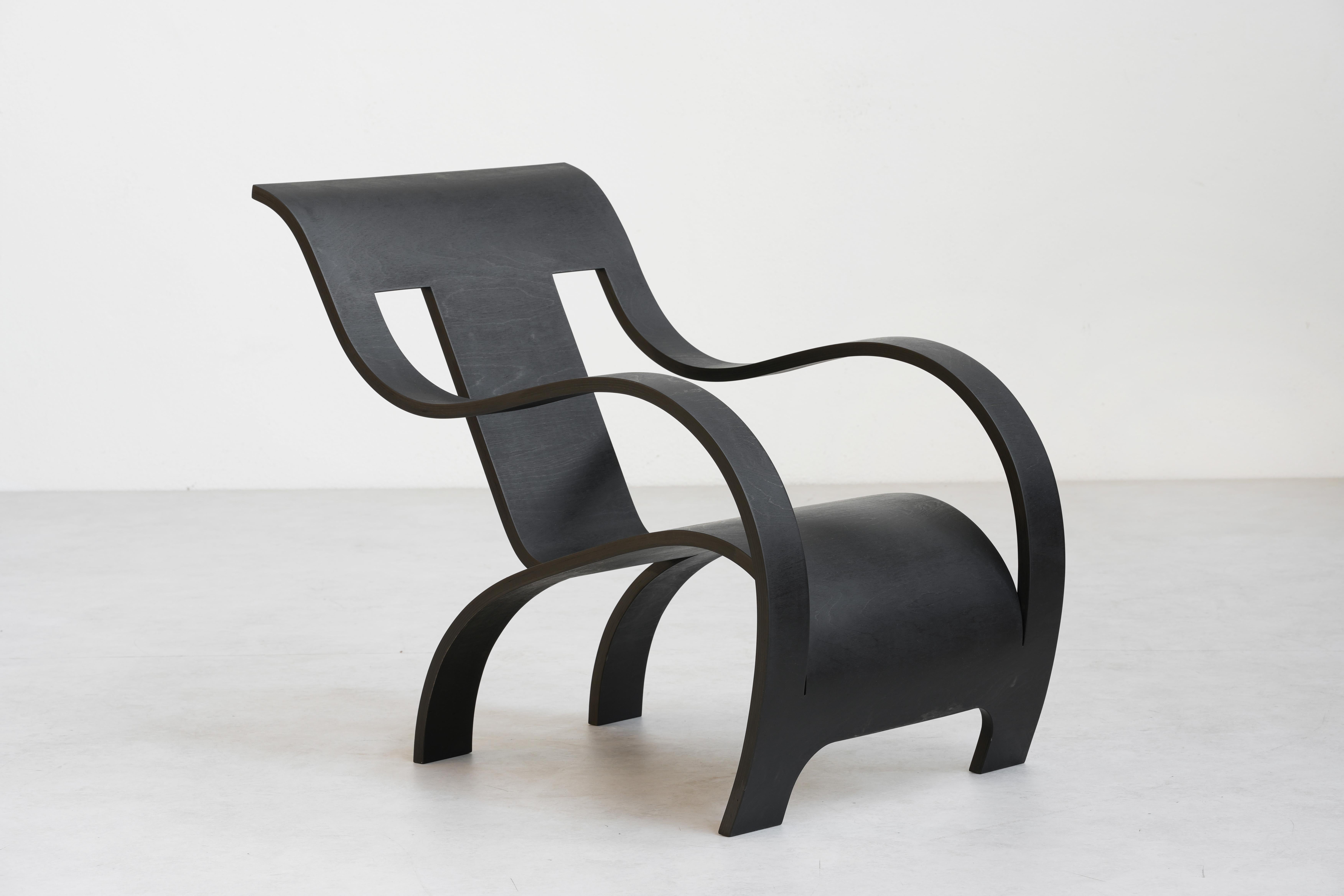 Contemporary Iconic Lounge Chair by Gerald Summers Reedition in plywood in black, 2024 For Sale