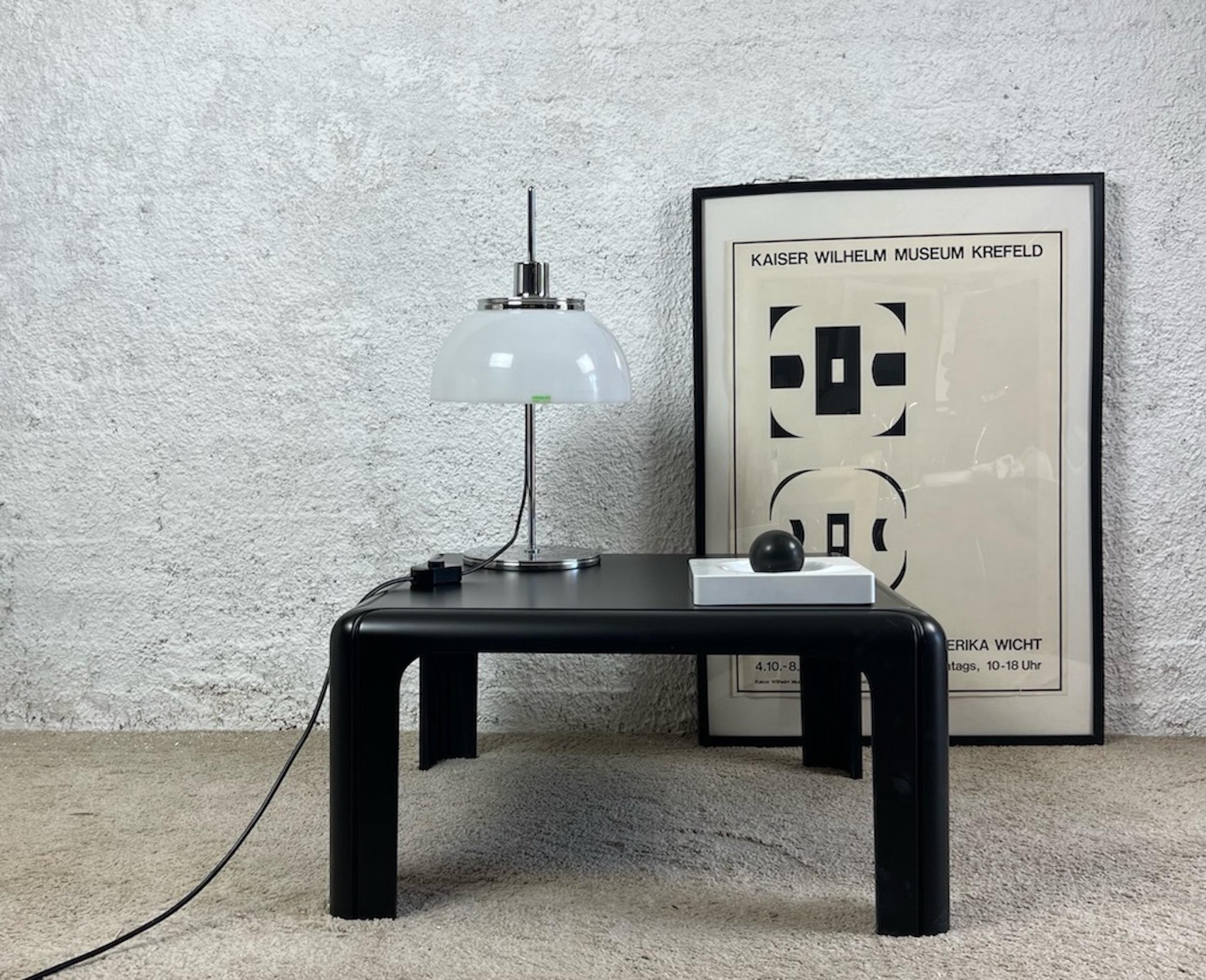 Iconic Metal and Acrylic Table Lamp 'Faro' by Harvey Guzzini, 1970s 5