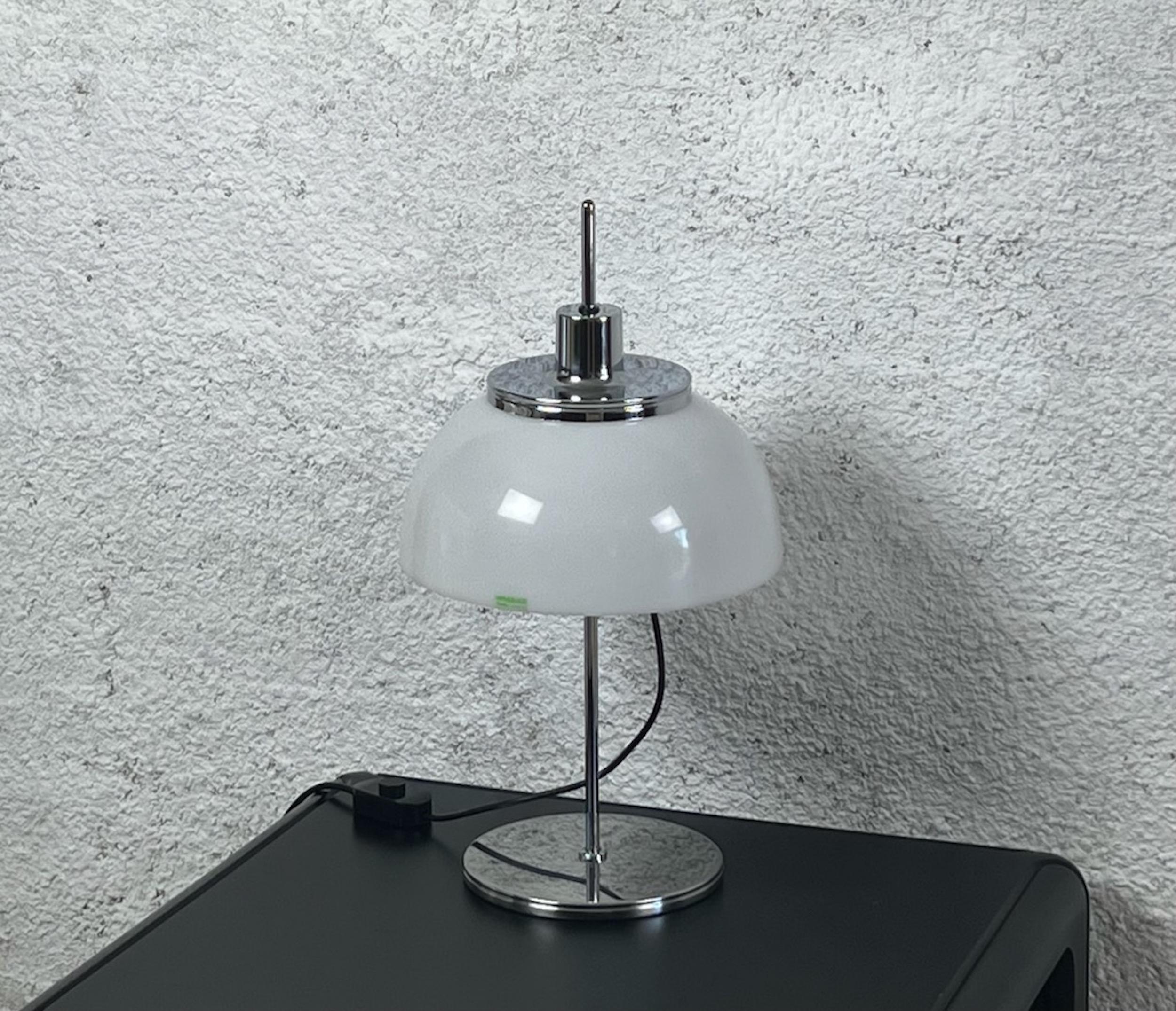 Late 20th Century Iconic Metal and Acrylic Table Lamp 'Faro' by Harvey Guzzini, 1970s