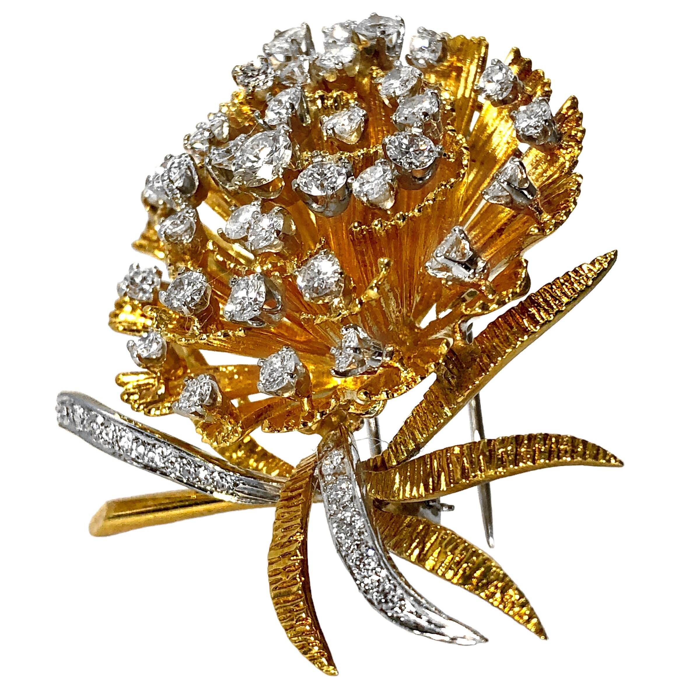 Iconic Mid-20th Century 18K Yellow Gold Flower Brooch with Diamonds In Good Condition For Sale In Palm Beach, FL
