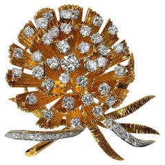 Vintage Iconic Mid-20th Century 18K Yellow Gold Flower Brooch with Diamonds