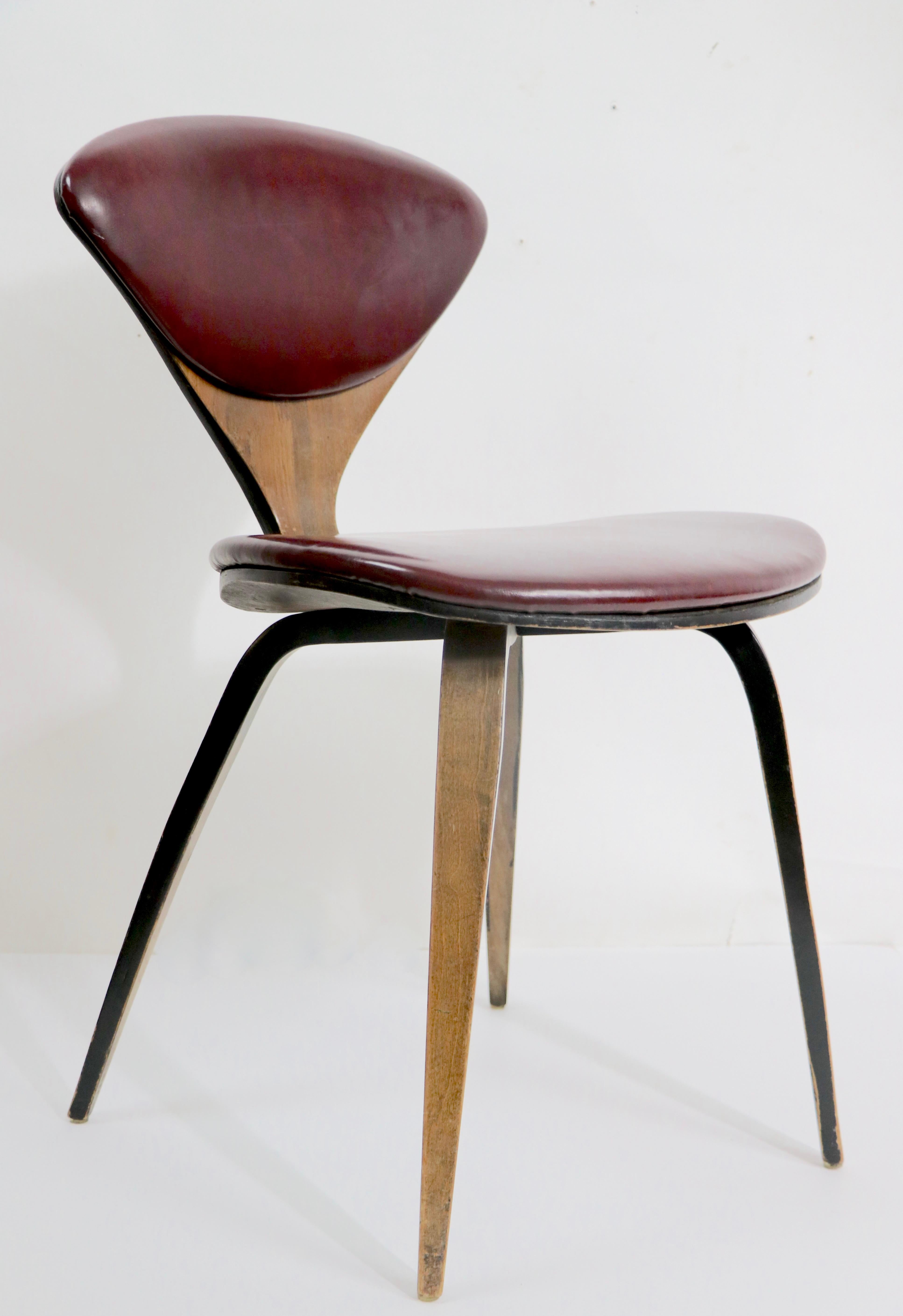 Ikonischer Cherner Plycraft-Stuhl mit gebogenem Sperrholz, Mid-Century (Moderne der Mitte des Jahrhunderts) im Angebot