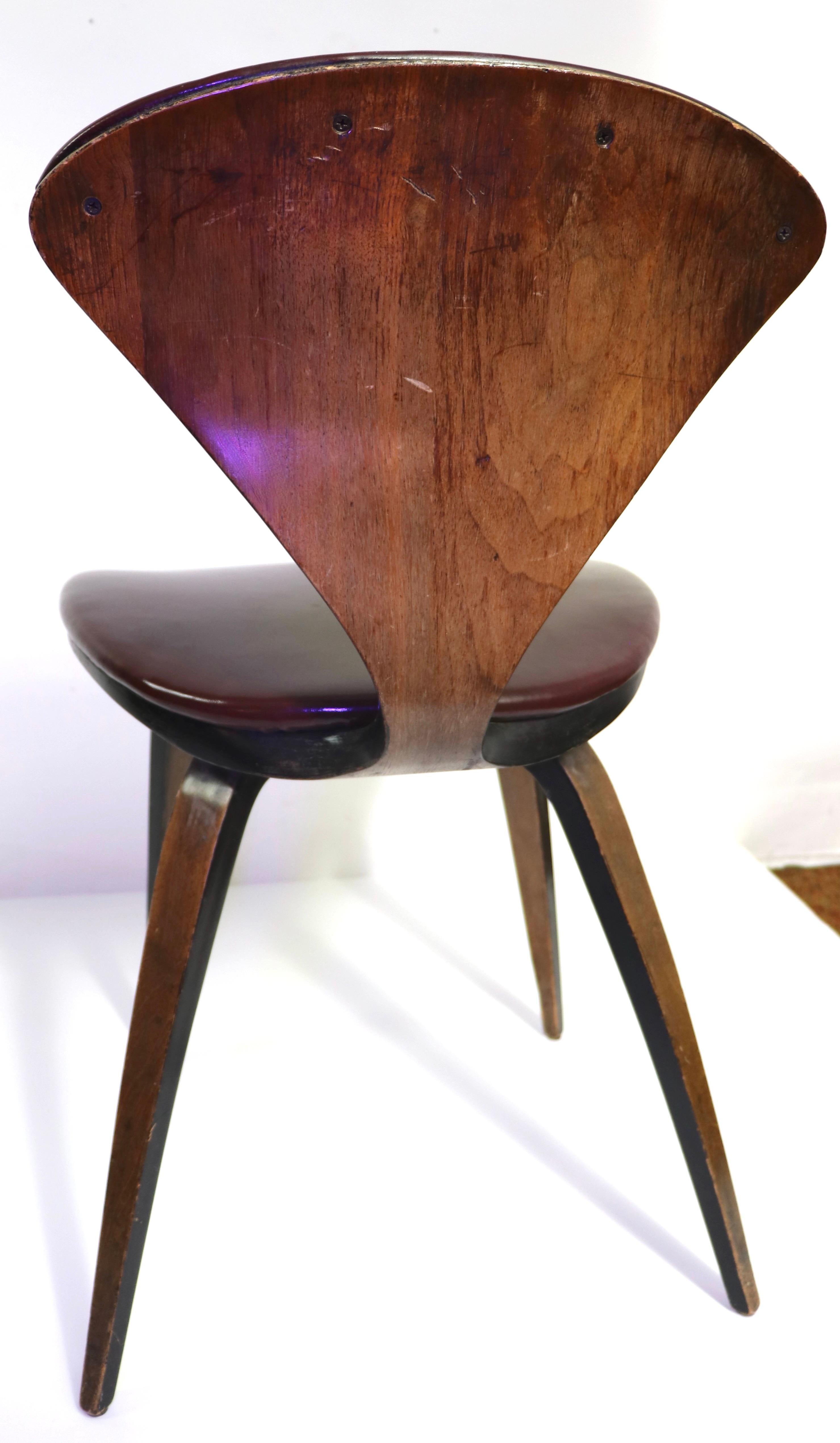 Ikonischer Cherner Plycraft-Stuhl mit gebogenem Sperrholz, Mid-Century (Polster) im Angebot