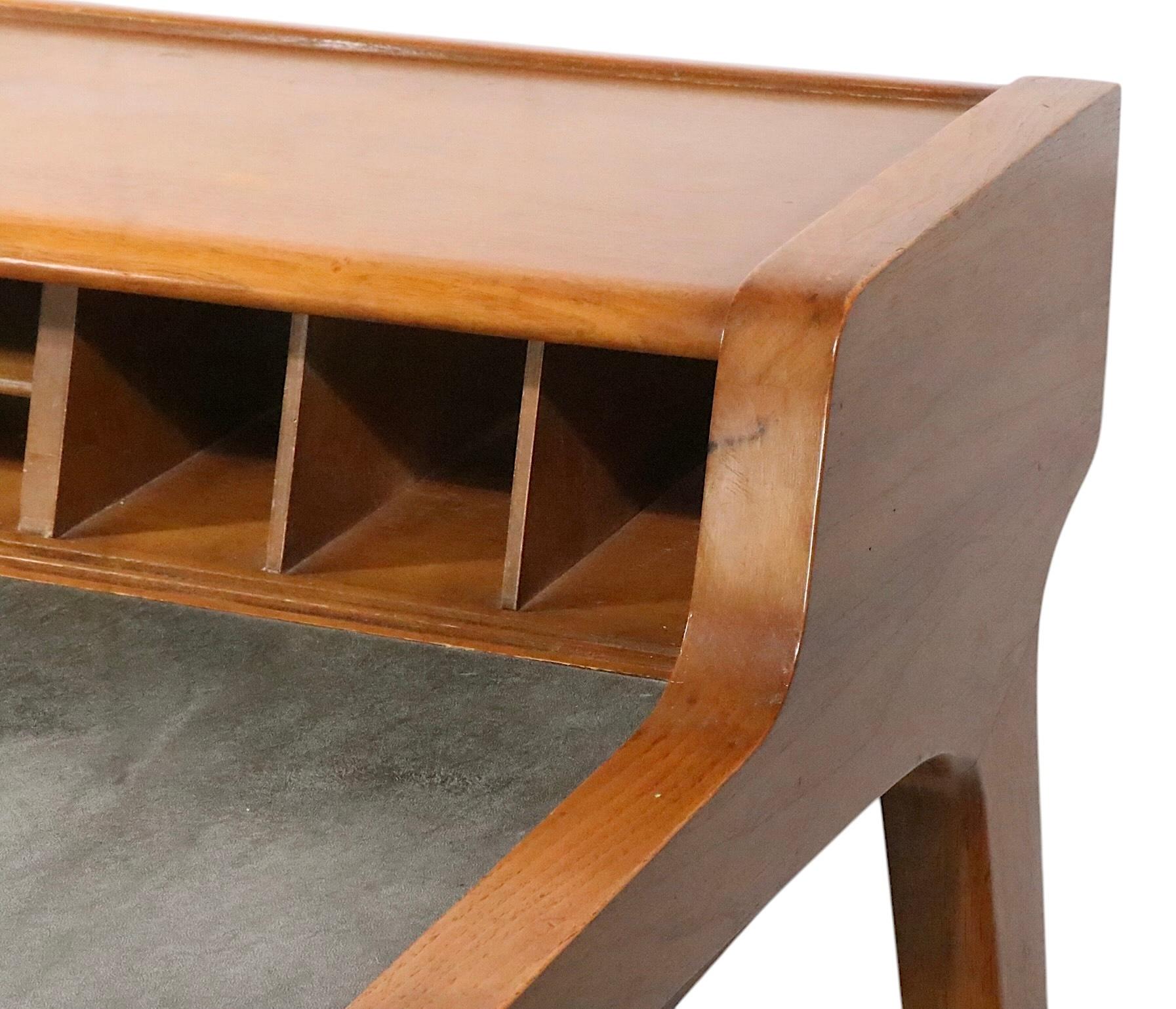 Bureau emblématique du milieu du siècle dernier de John Van Koert pour Drexel, années 1960 en vente 5