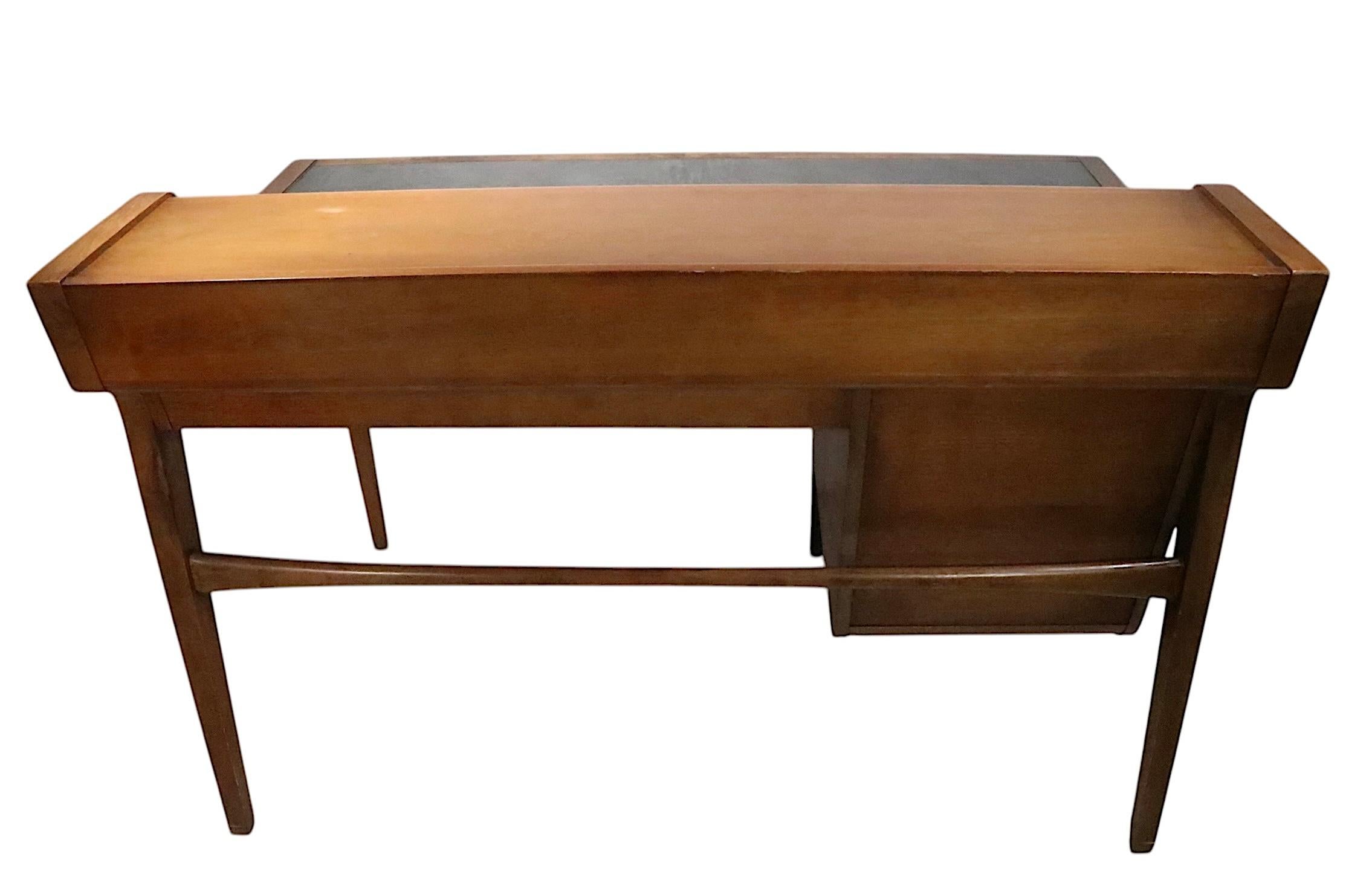 Bureau emblématique du milieu du siècle dernier de John Van Koert pour Drexel, années 1960 en vente 7