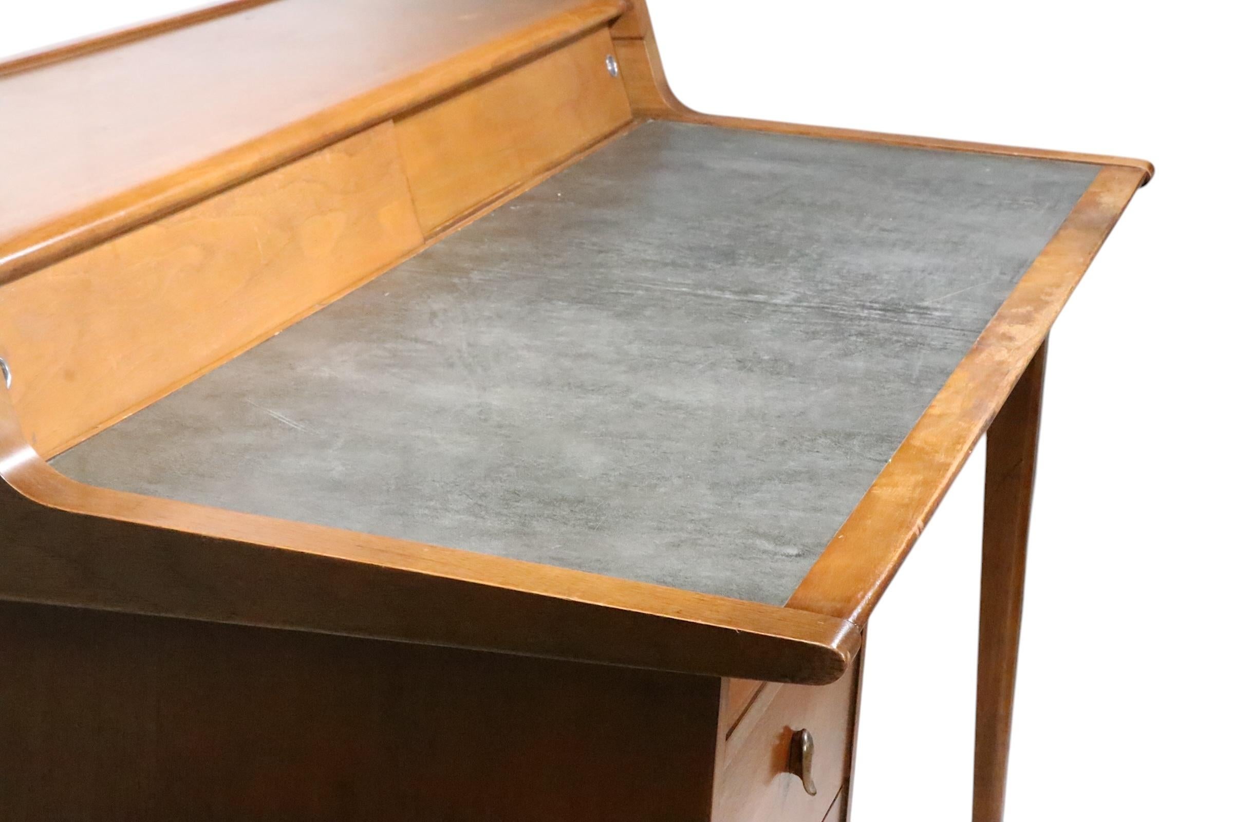 Bureau emblématique du milieu du siècle dernier de John Van Koert pour Drexel, années 1960 en vente 8