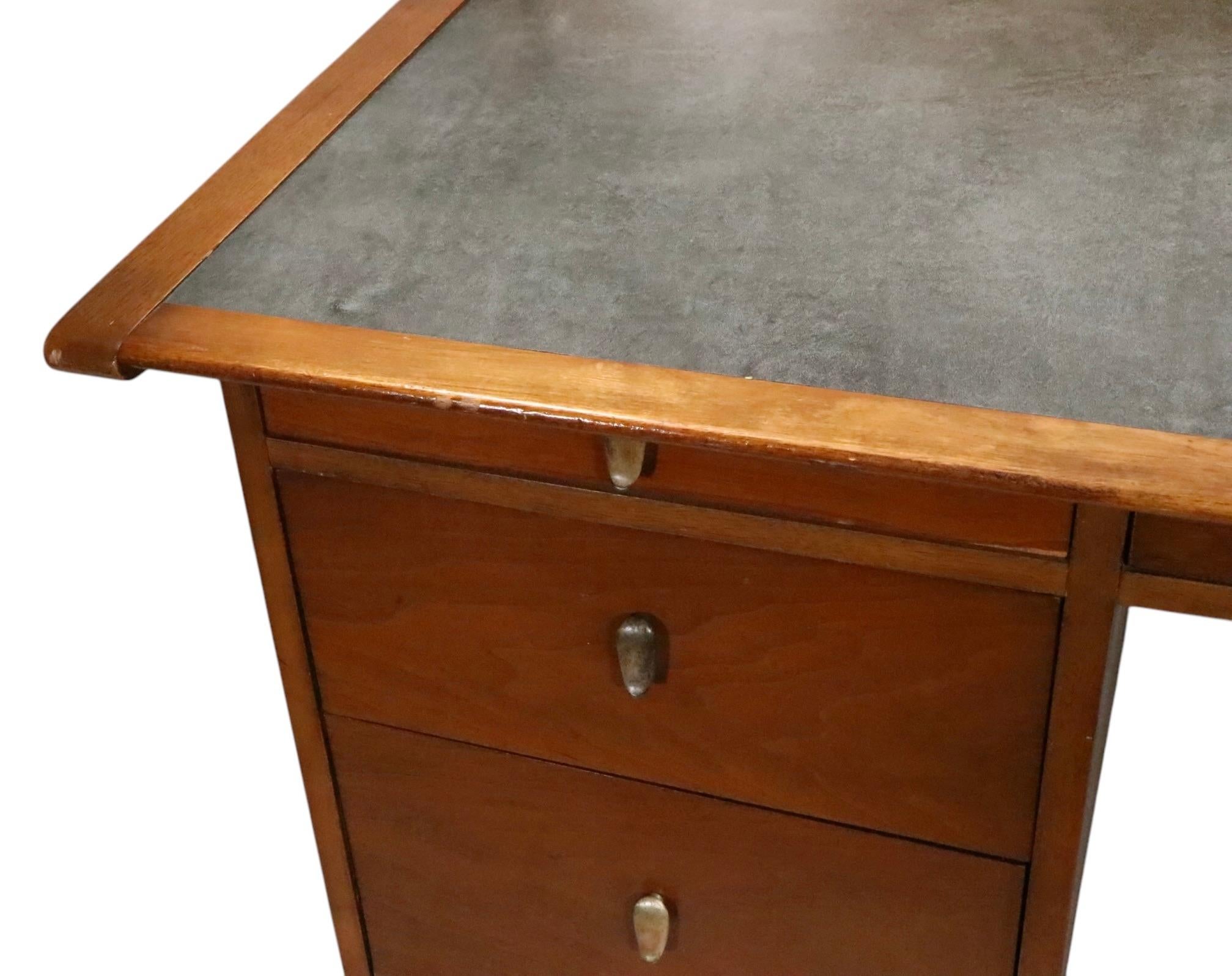 Bureau emblématique du milieu du siècle dernier de John Van Koert pour Drexel, années 1960 en vente 10