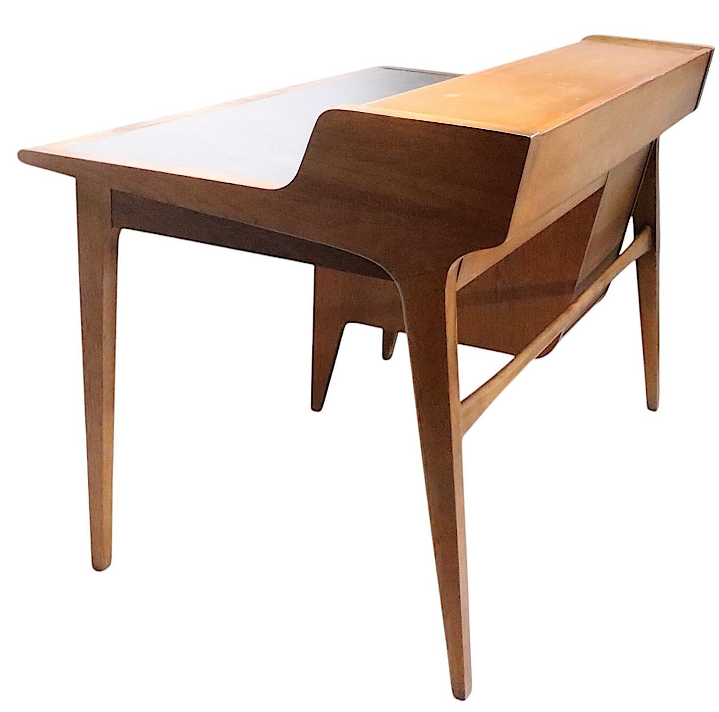 Mid-Century Modern Bureau emblématique du milieu du siècle dernier de John Van Koert pour Drexel, années 1960 en vente