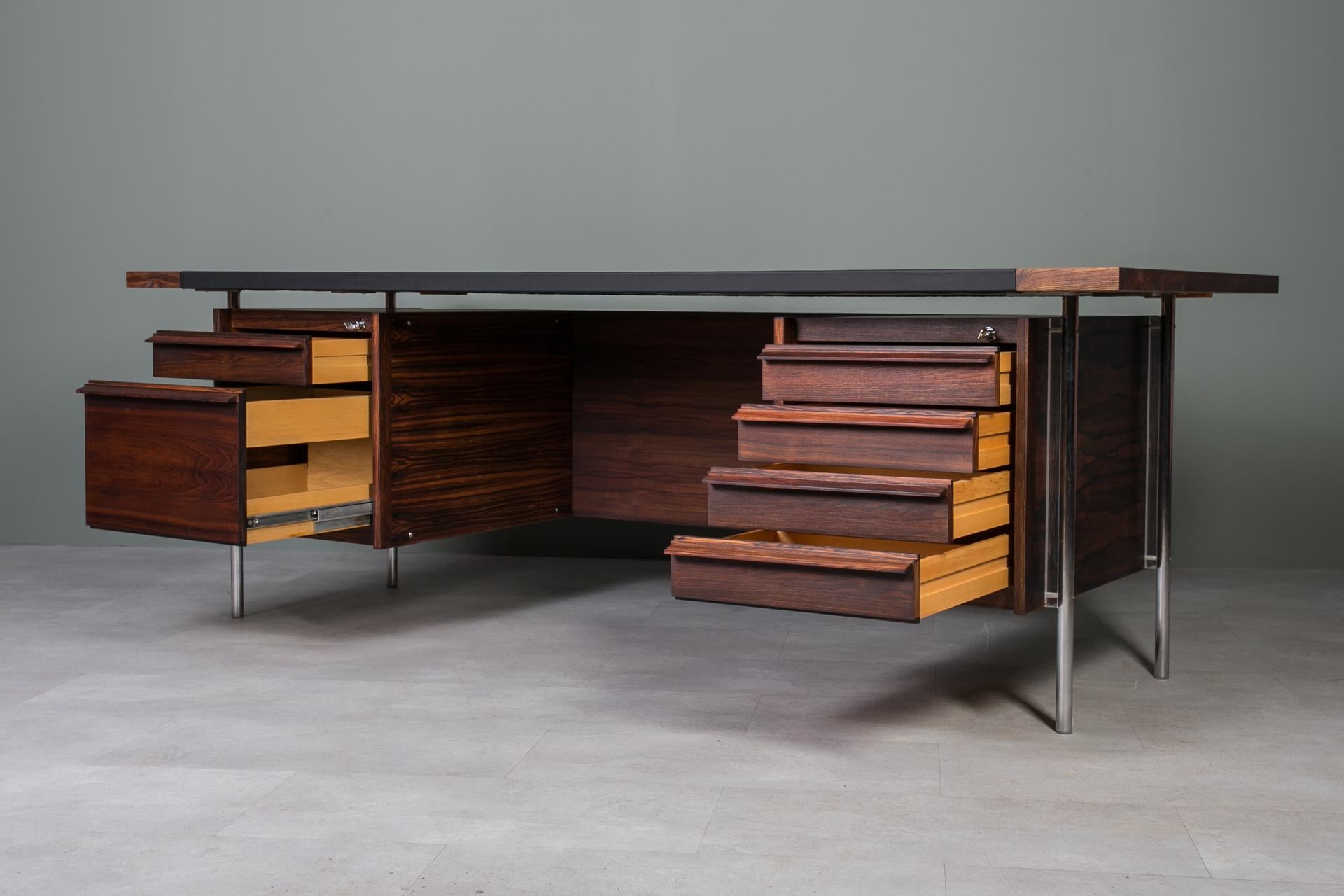 Norwegian Iconic Mid Century Modern Desk by Svend Ivar Dysthe, Dokka Mobler, Norway, 1960s For Sale