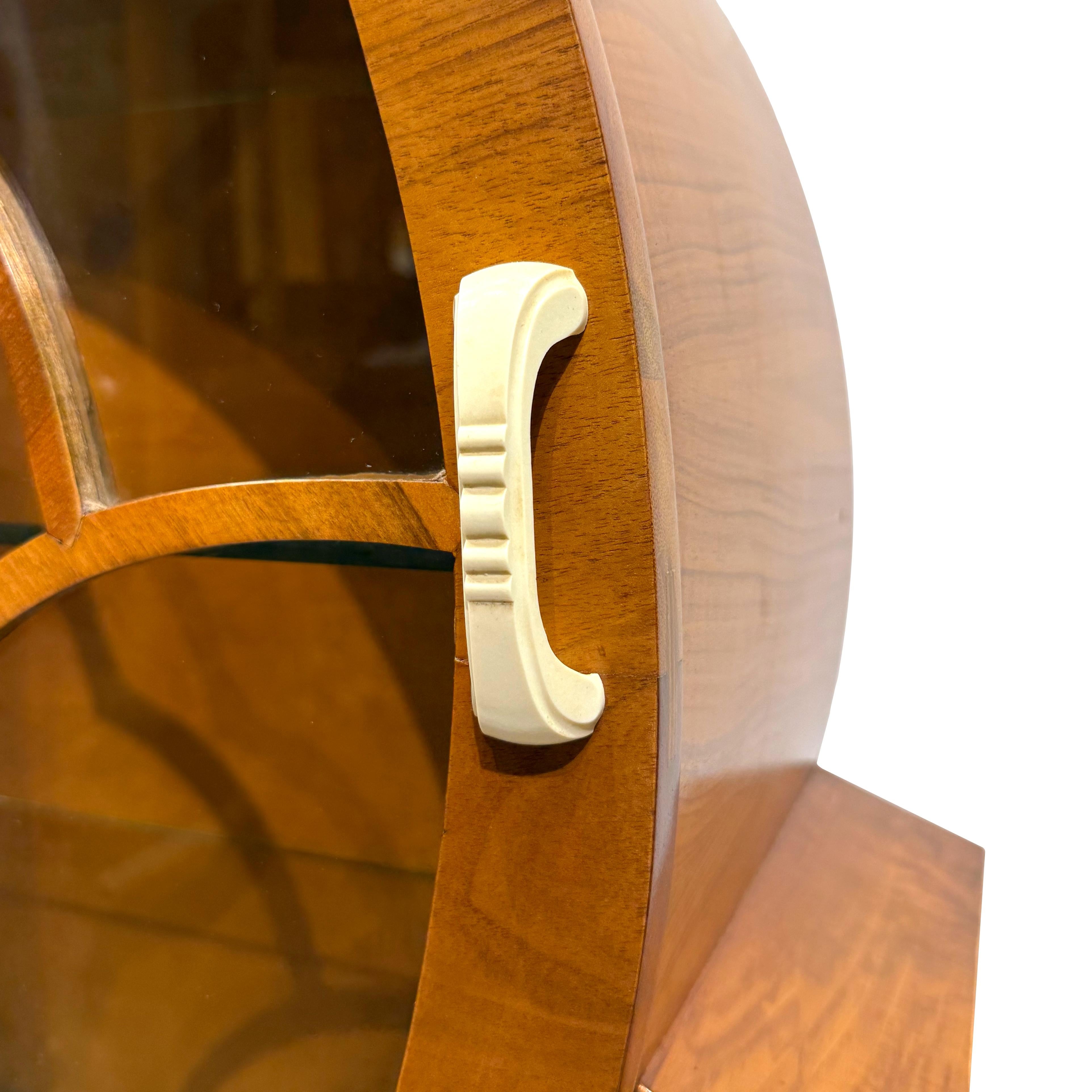 Noce Iconico mobile da esposizione 'Rocket' della modernità di metà secolo, inglese, 1935 in vendita