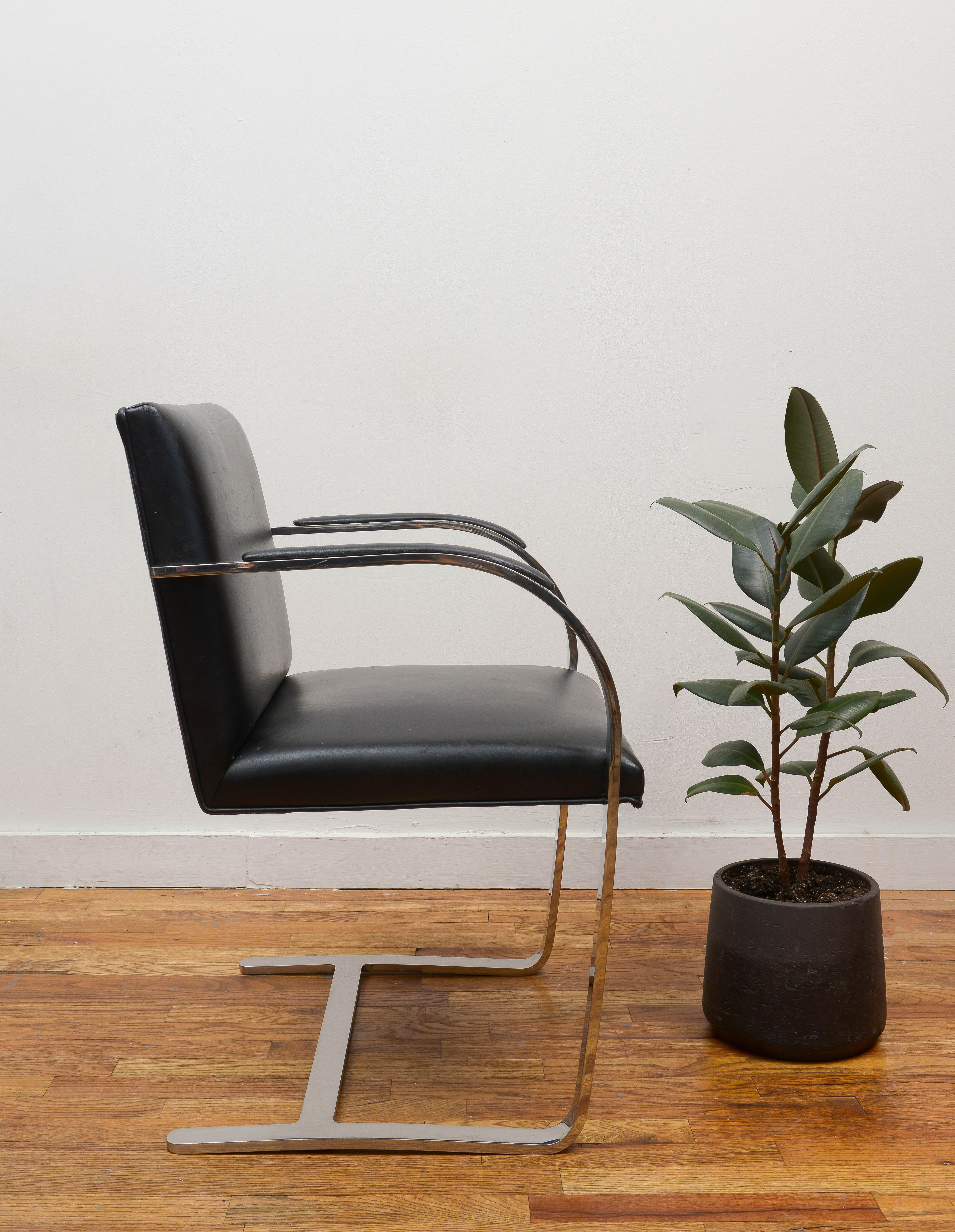 Mid-Century Modern Iconic Mies van der Rohe BRNO Flat Bar Chair in Black Leather, 1990s For Sale