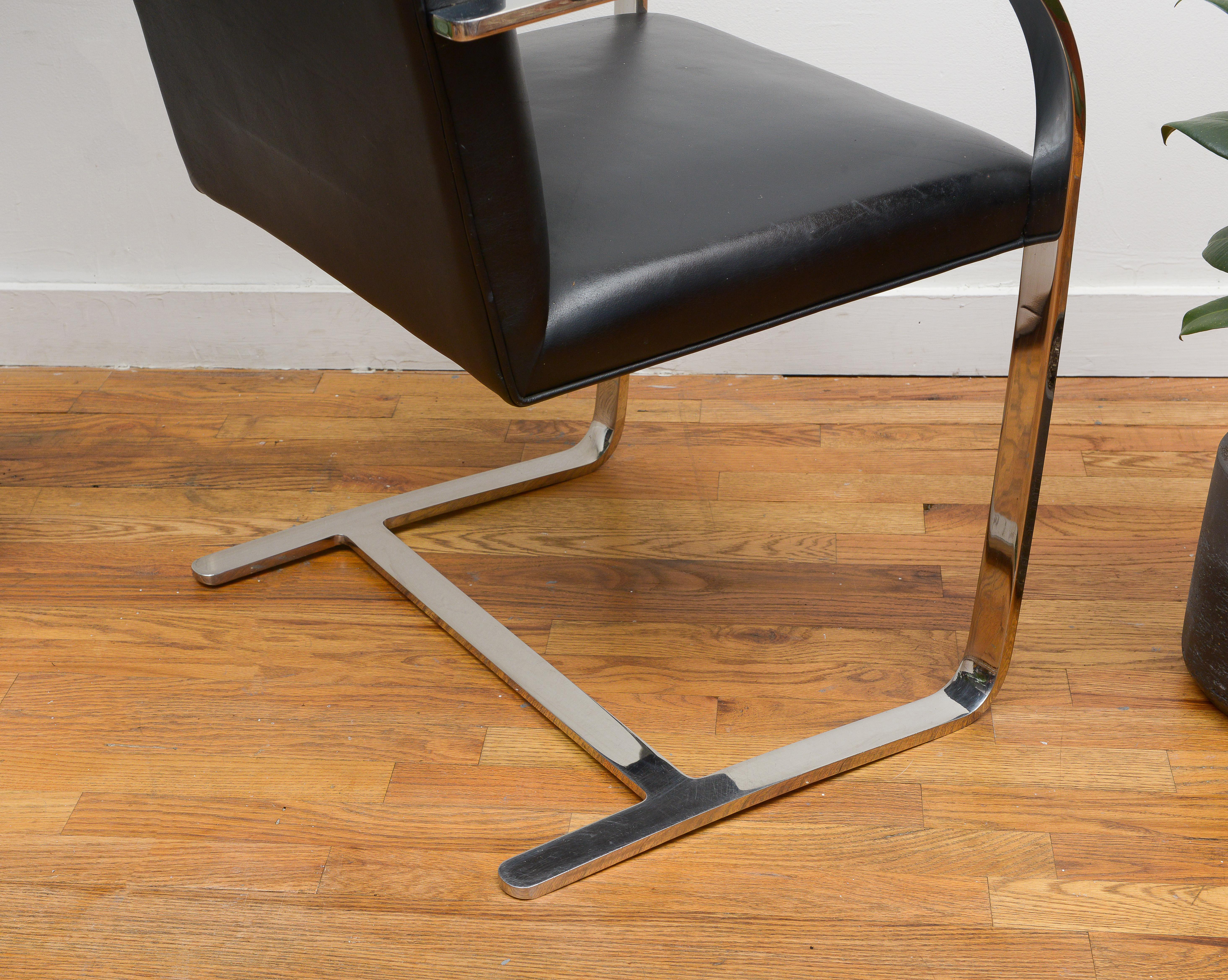 Late 20th Century Iconic Mies van der Rohe BRNO Flat Bar Chair in Black Leather, 1990s For Sale