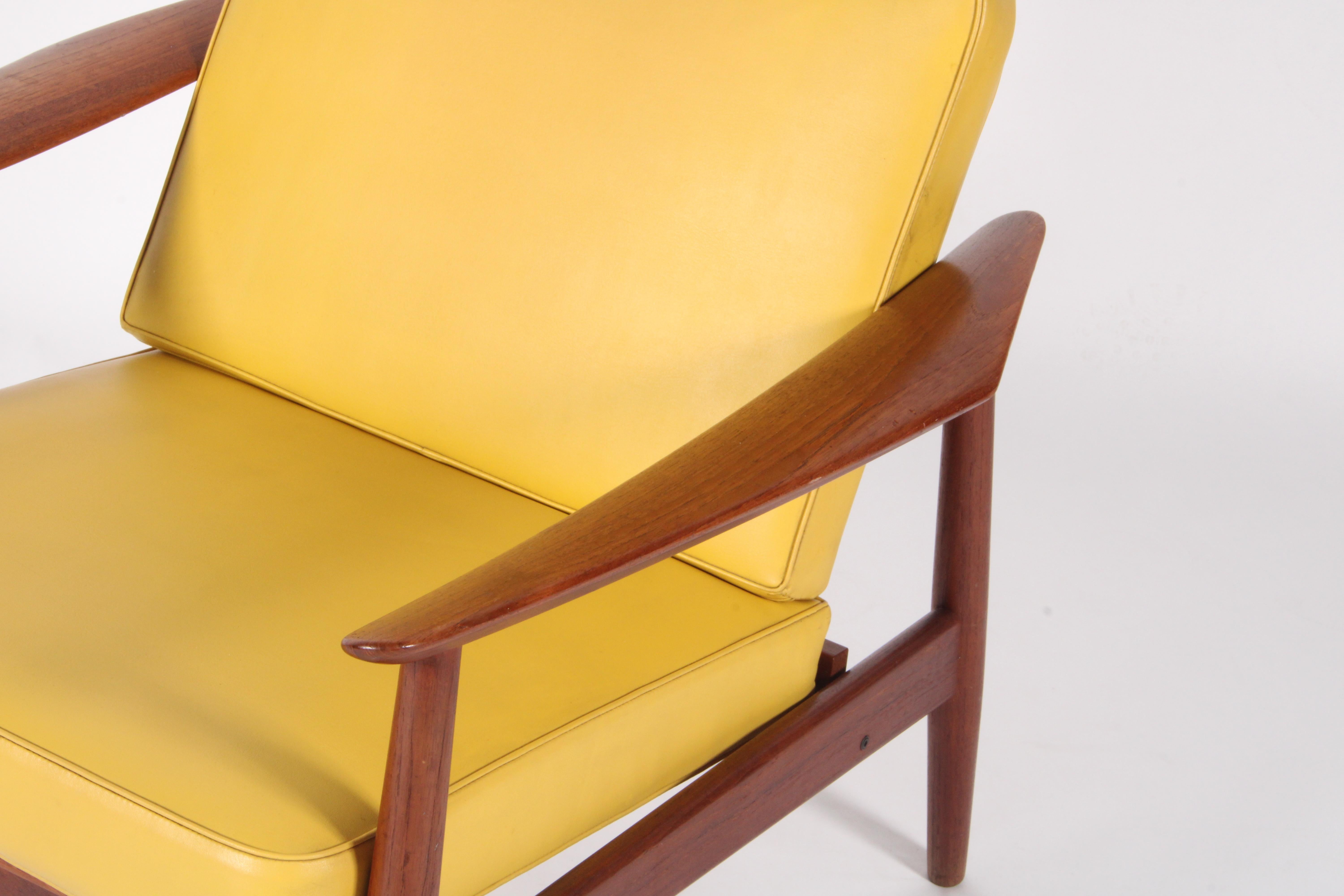 Hand-Crafted Iconic Model 164 Danish Designed lounge chair By Arne Vodder For France & Son
