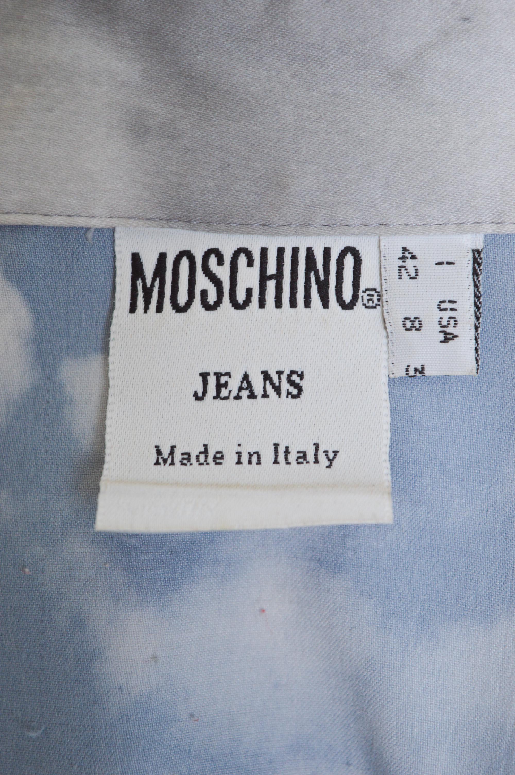 Iconica camicia a maniche lunghe Moschino anni '90 con stampa a motivo Sky Cloud, di colore grigio. in vendita 3