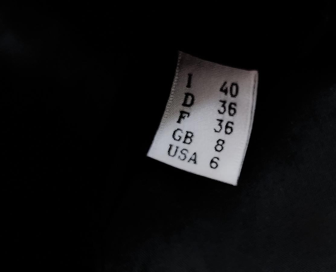 Ikonische MOSCHINO Couture Dollar Sign Ensembe Schwarzes Kleid Jacke Goldkette Set  im Angebot 8
