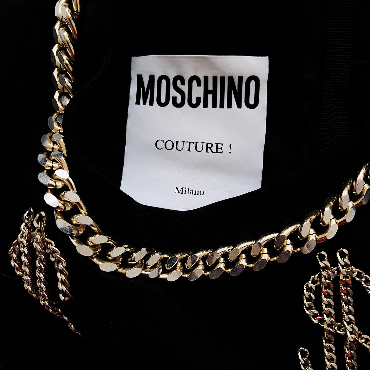 Iconique MOSCHINO Couture Dollar Sign Ensembe Black Dress Jacket Gold Chain Set  en vente 1