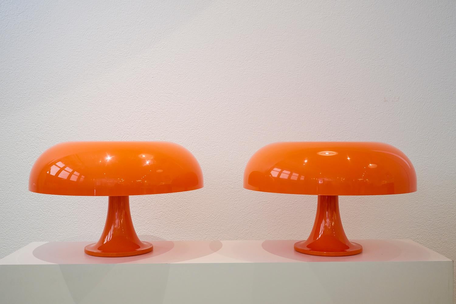 Résine Lampe Nesso iconique de Giancarlo Mattioli en vente
