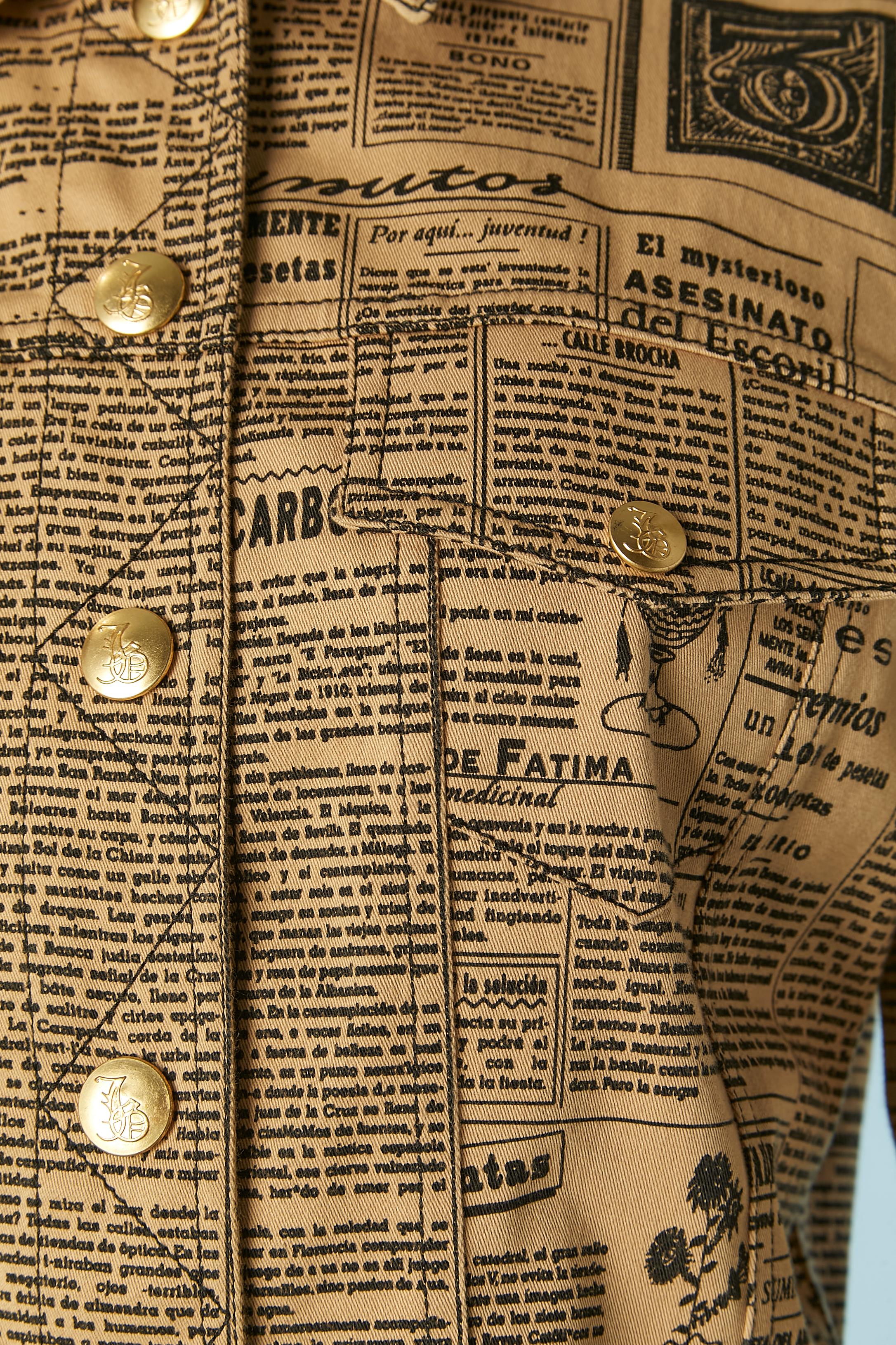 Iconique veste en coton à simple boutonnage imprimée Newspaper John Galliano Circa 2000 Excellent état - En vente à Saint-Ouen-Sur-Seine, FR
