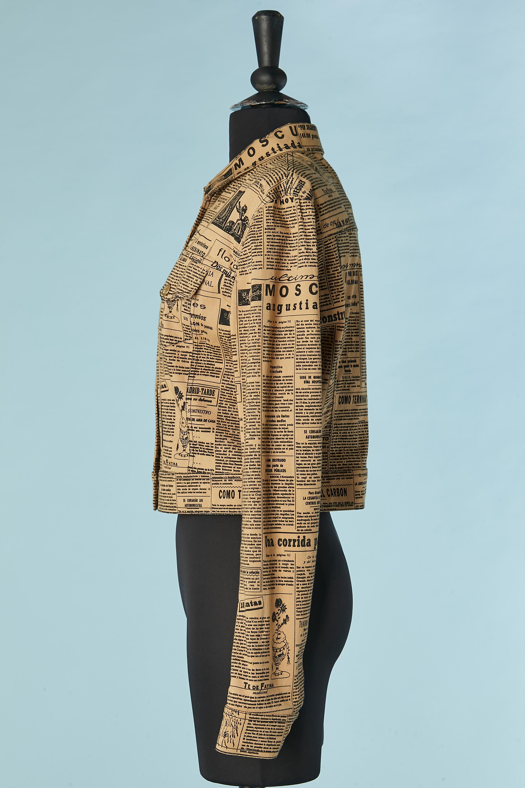 Iconique veste en coton à simple boutonnage imprimée Newspaper John Galliano Circa 2000 Pour femmes en vente