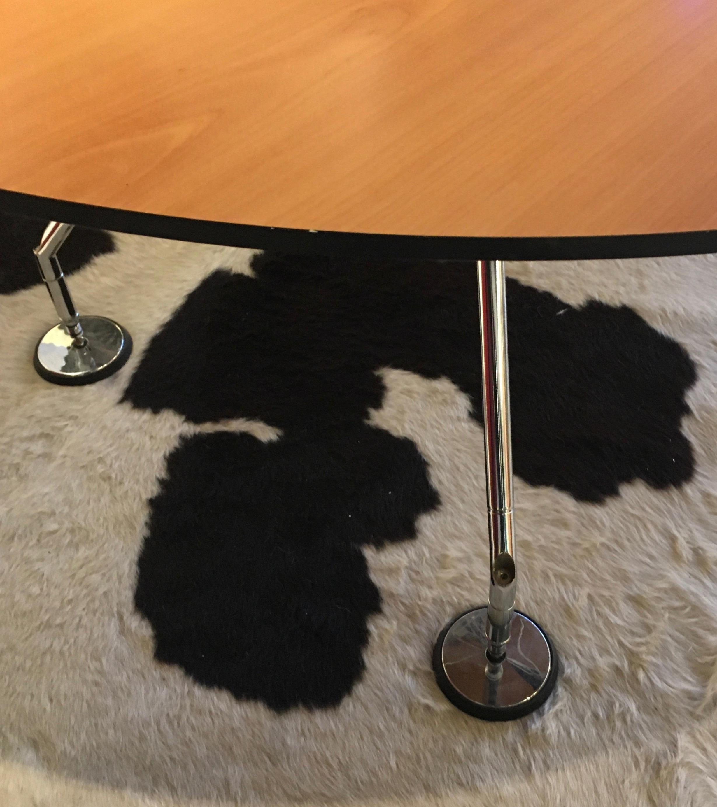 Iconic Nomos Table with a Circular Walnut Top by Norman Foster, Italy 1986 In Good Condition For Sale In Brussels, BE