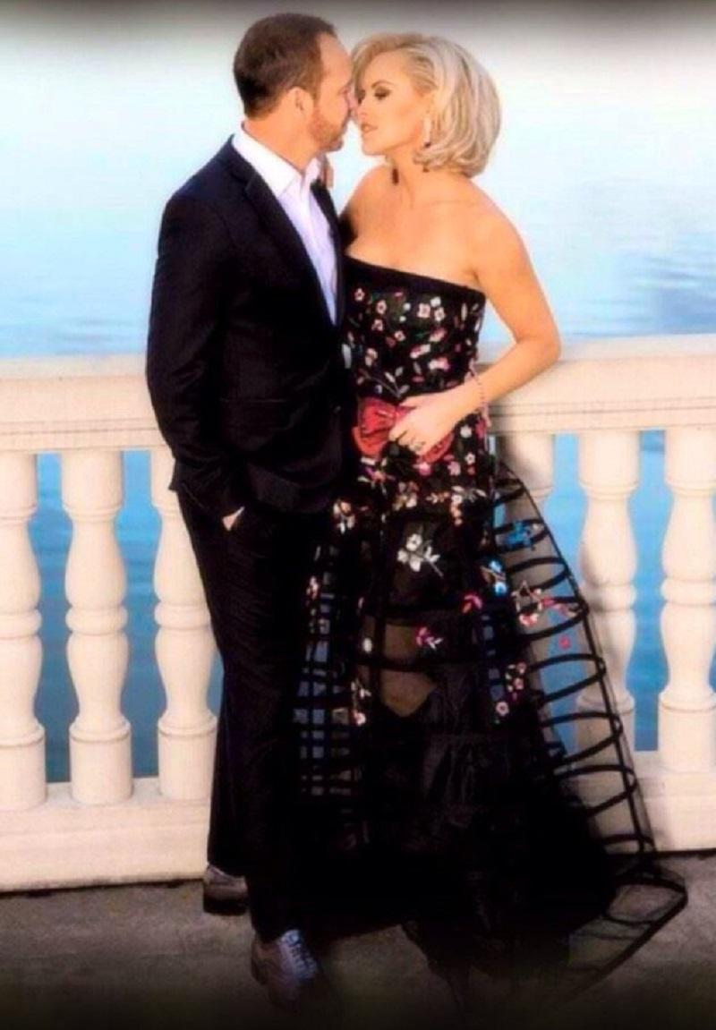 Iconic Oscar de la Renta 2015 Flower Embroidered Cage Corset Dress Gown US 8 For Sale 3