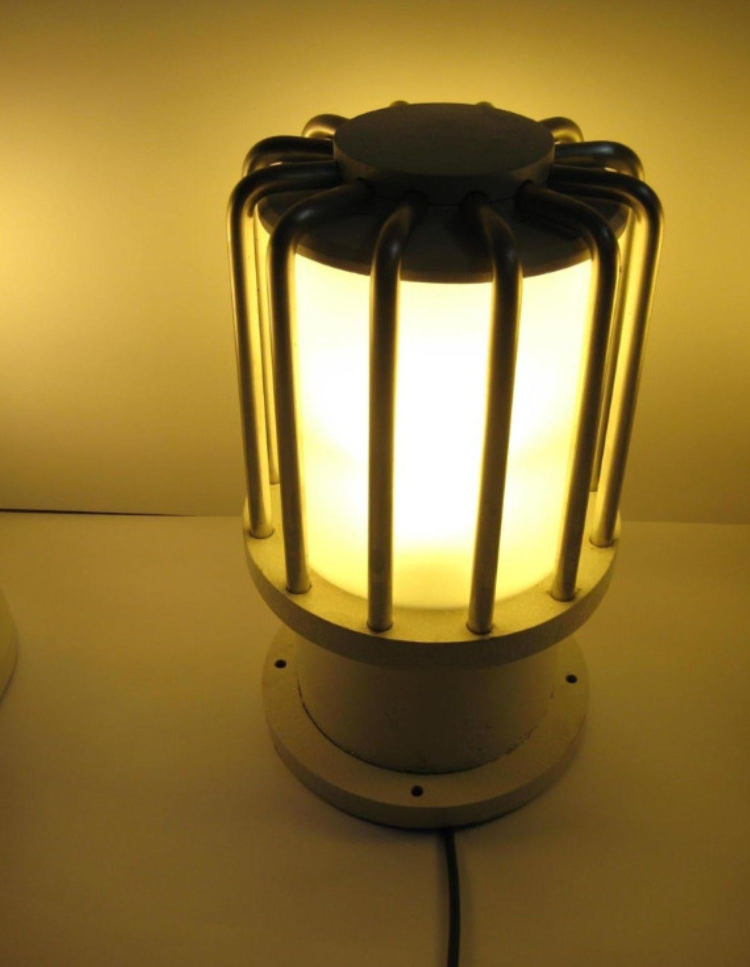 Moderne Lampe d'extérieur emblématique DZ220 aluminium/acier inoxydable/pc /set of 5 en vente