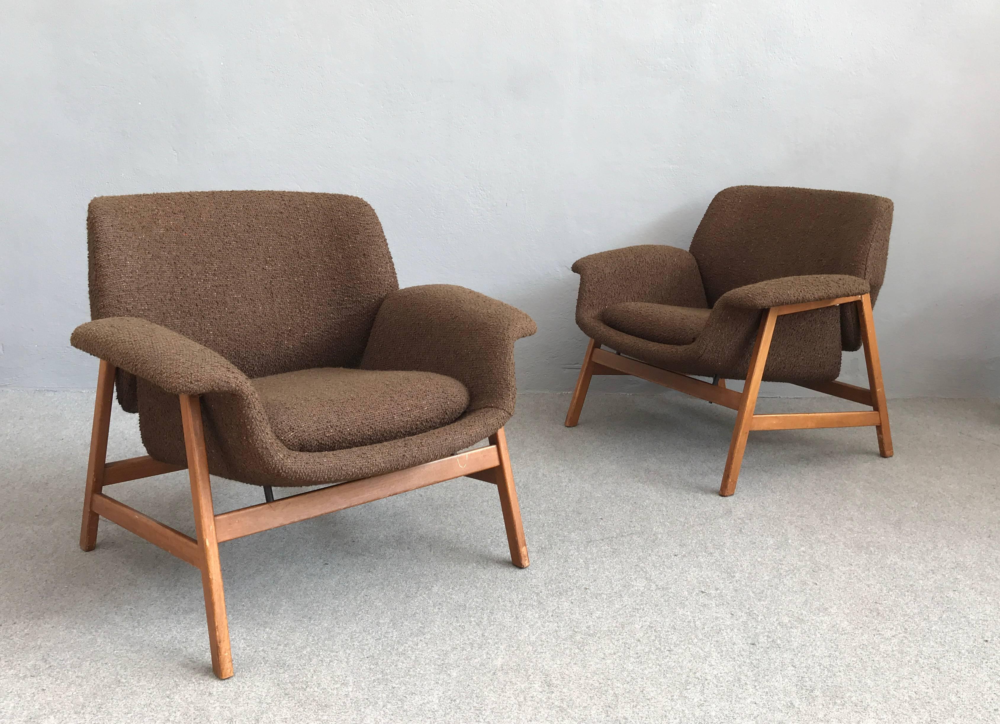 Iconic pair of 849 chairs designed by Gianfranco Frattini for Cassina in 1956. Compasso d'oro winner in 1956.
Perfect vintage condition with original bouclè wool fabric. Label Figli di Amedeo Cassina.
