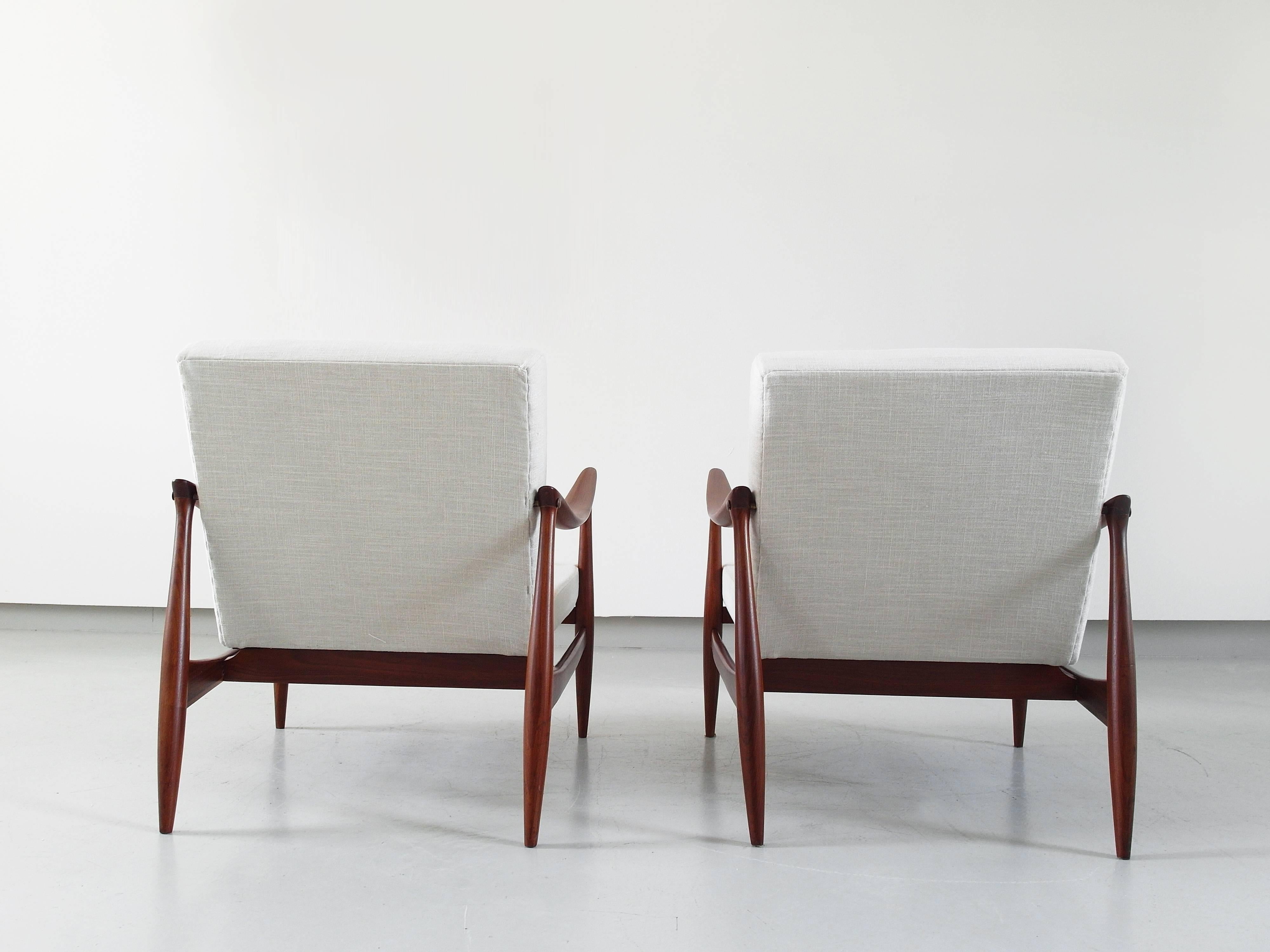 Iconic Pair of Dinamarquesa Armchairs by Jorge Zalszupin, Brazil, 1959 4