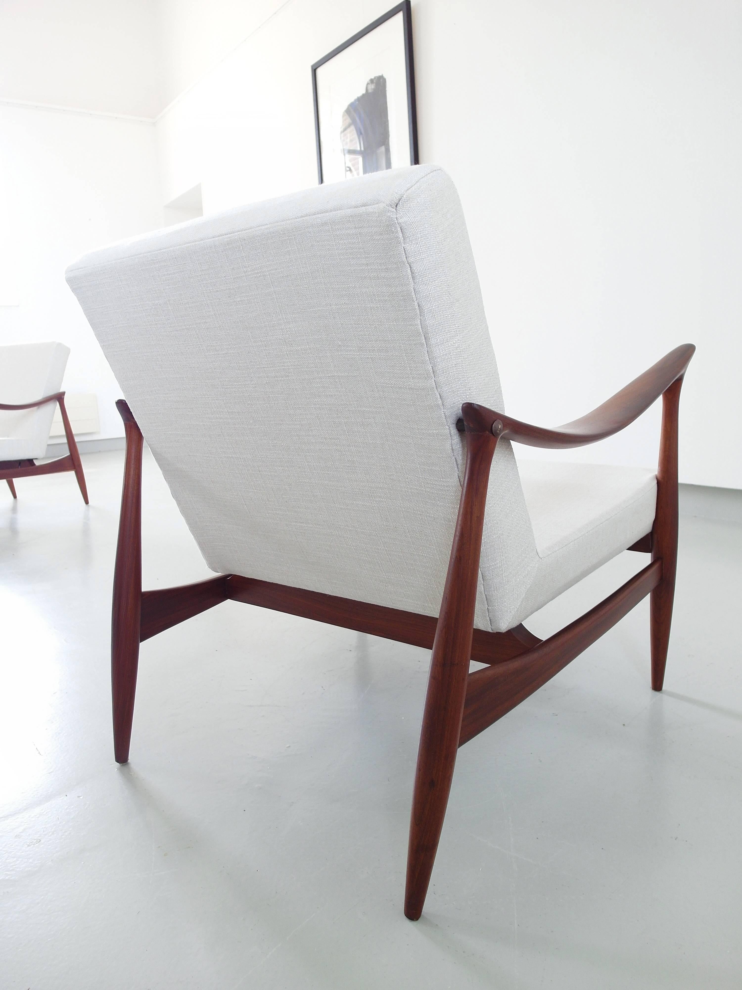 Iconic Pair of Dinamarquesa Armchairs by Jorge Zalszupin, Brazil, 1959 5