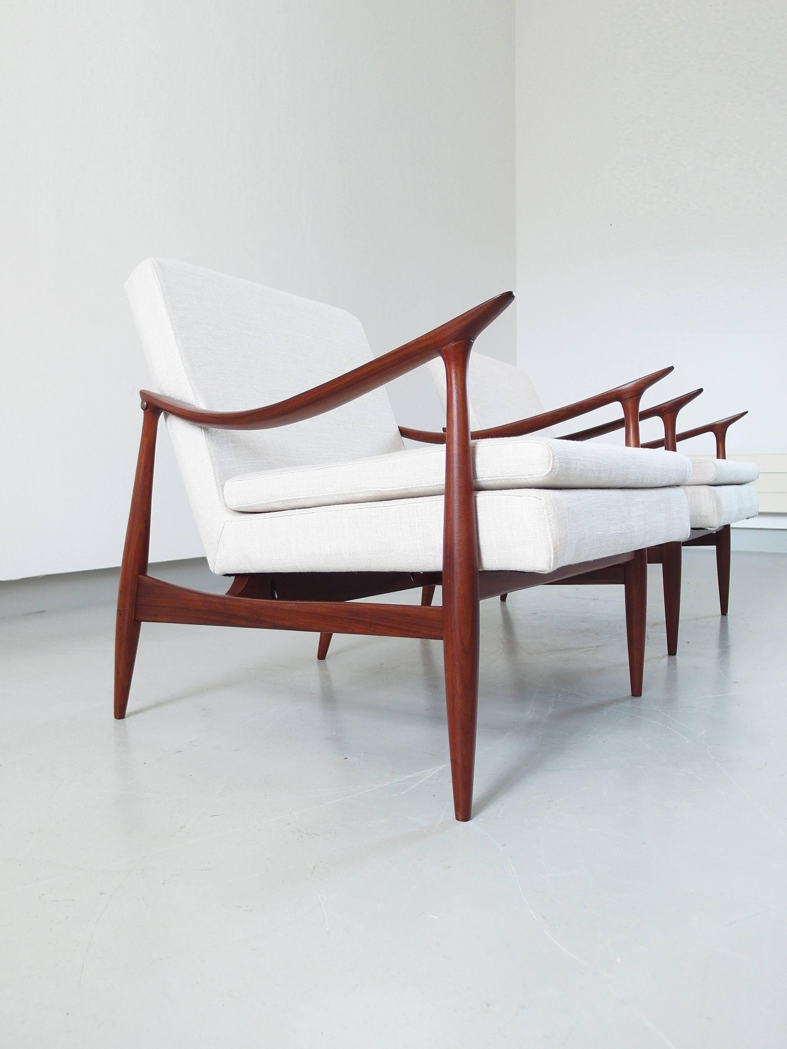 Dinamarquesa lounge armchair top