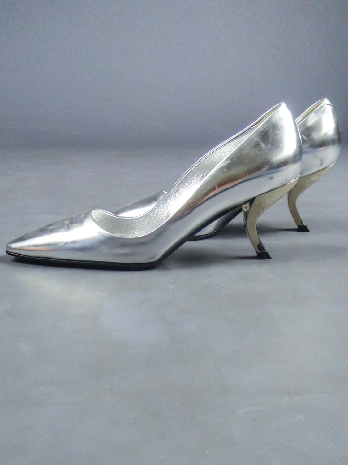 Roger Vivier paire emblématique de escarpins à talons virgule, circa 1980 Pour femmes en vente