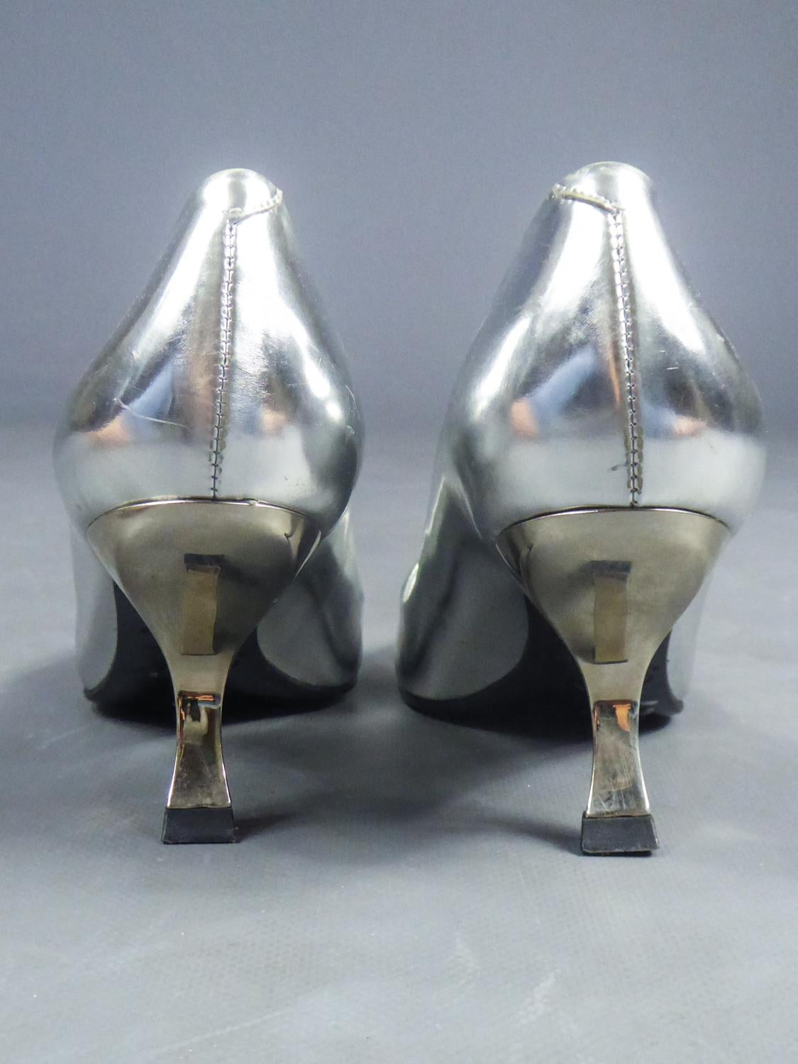 Iconic Pair of Roger Vivier Pumps with Virgule Heel Circa 1980 For Sale 1