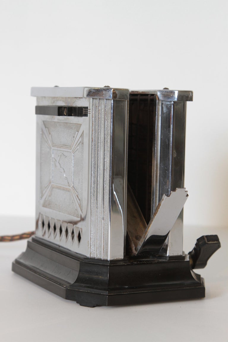 Iconic Patented Raymond Patten Hotpoint Art Deco Machine Age Toaster at