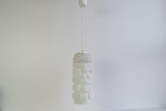 Iconica lampada a sospensione Ivan Jakeš in vetro opalino