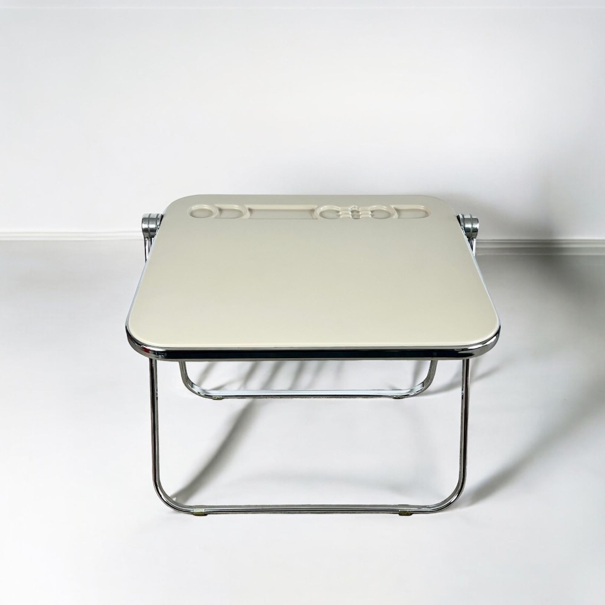 Iconic 'Platone' Foldable Writing Table - Giancarlo Piretti for Anonima Castelli 3