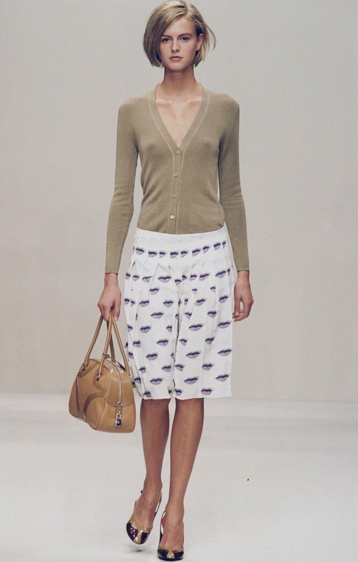 The Prada S/S 2000 collection that can be read as a take of early 20th century feminism, the collection drew inspiration from classics like Chanel and Schiaparelli. Blending the semi-professional silhouettes and earthy tones of smart attire, Prada