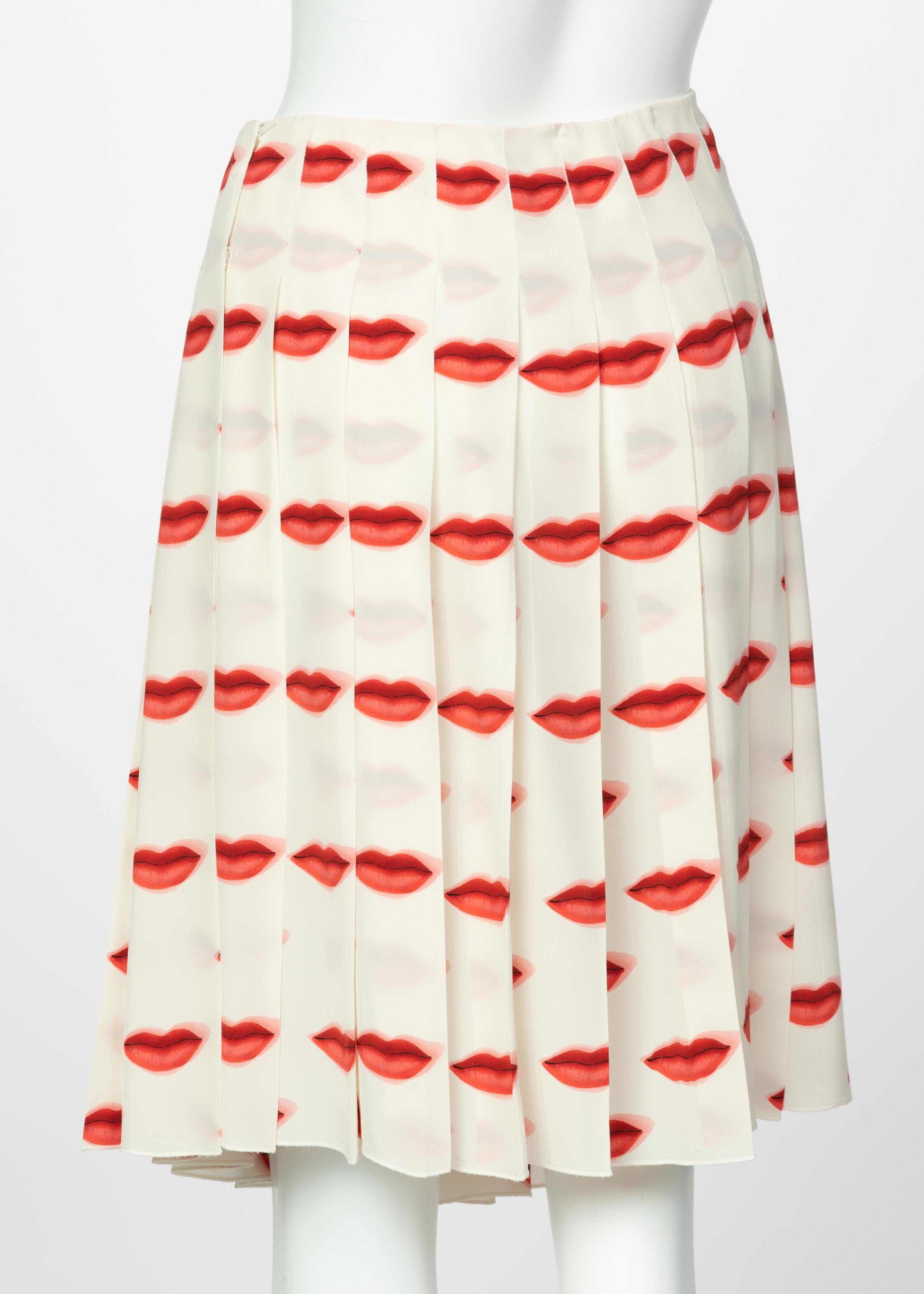 Iconic Prada Red Lip Print Pleated Skirt, Spring 2000 In Excellent Condition In Boca Raton, FL