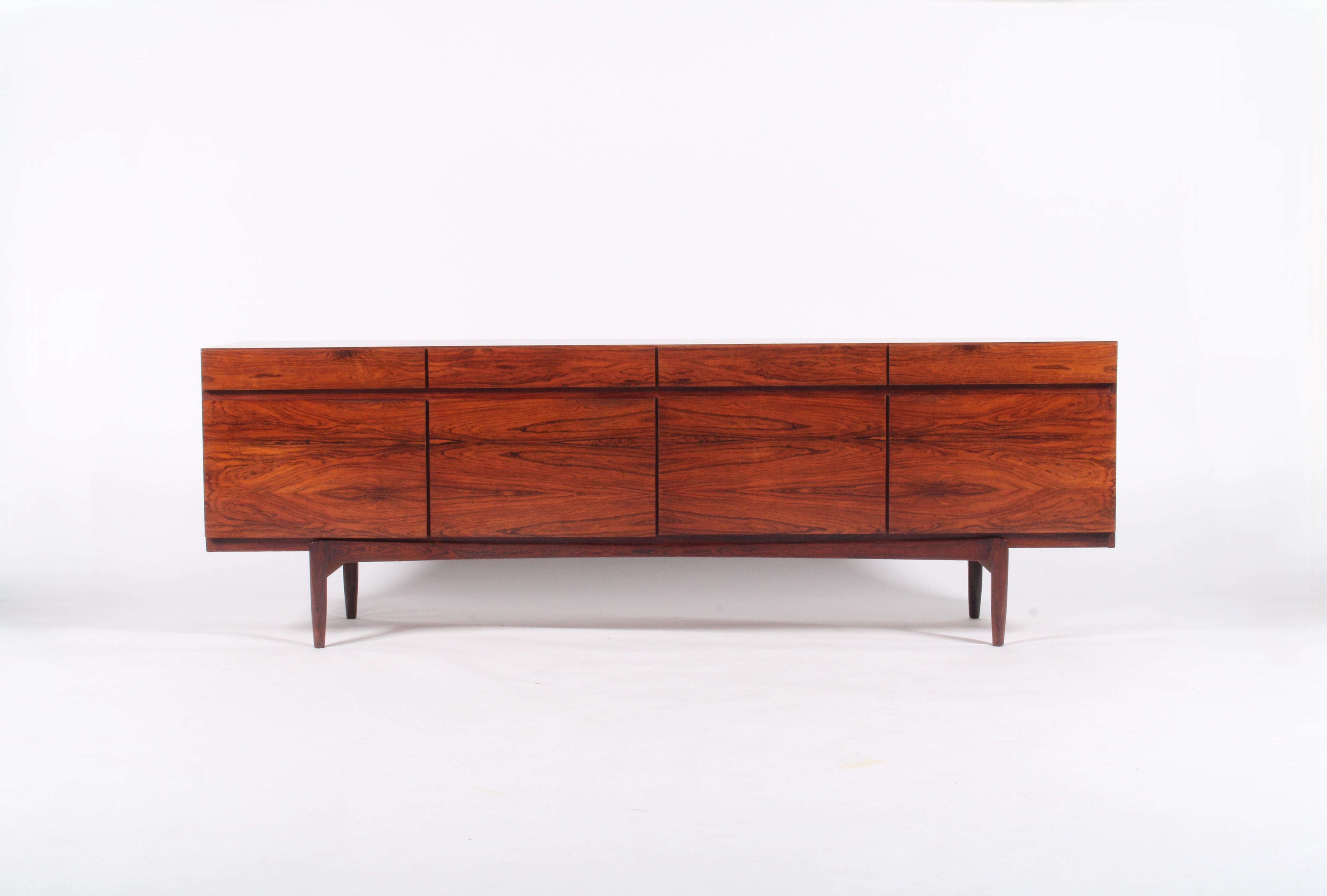 Iconica e rara credenza di design danese di Ib Kofod-Larsen * CONSEGNA GRATUITA IN TUTTO IL MONDO in vendita 3