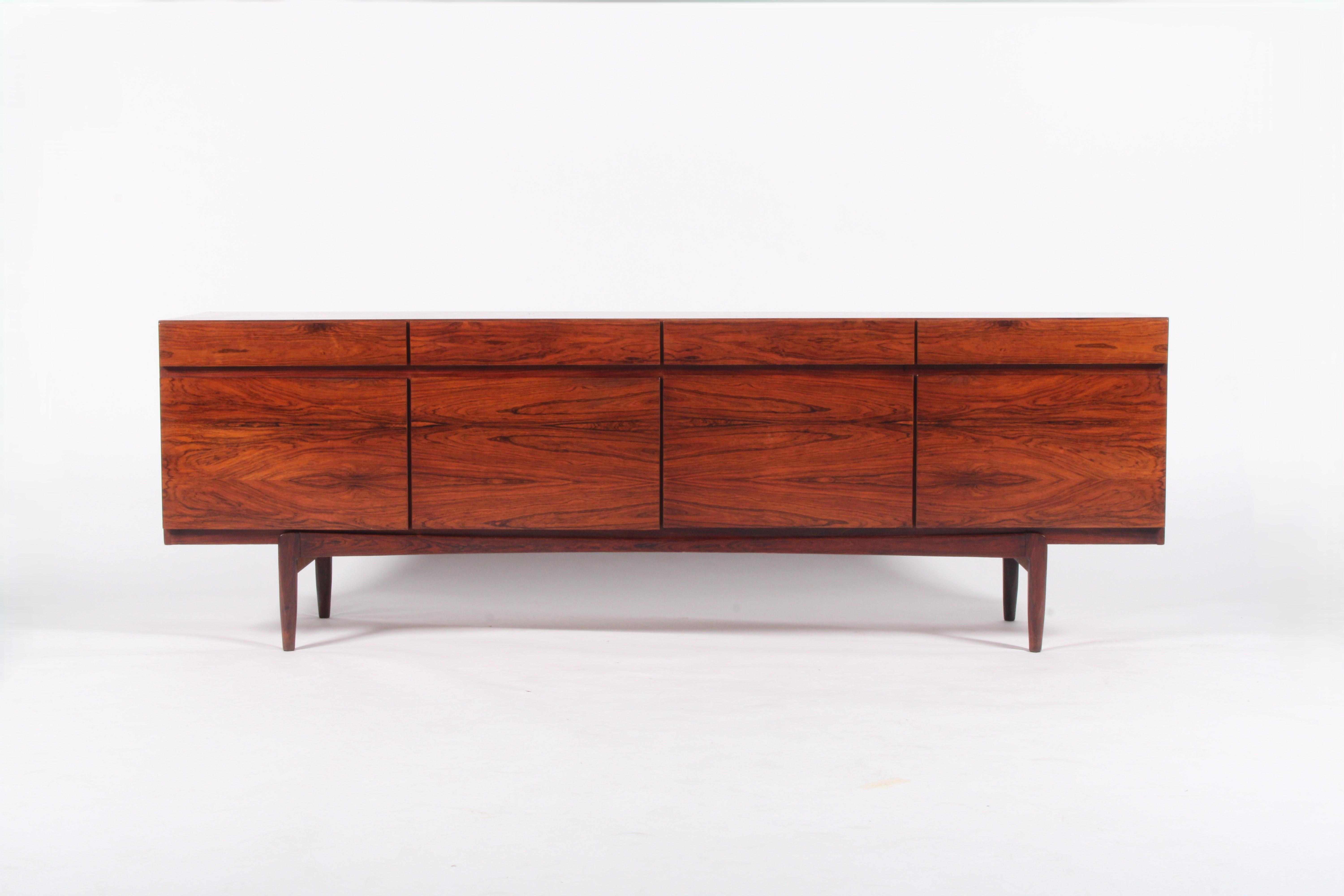 Iconica e rara credenza di design danese di Ib Kofod-Larsen * CONSEGNA GRATUITA IN TUTTO IL MONDO in vendita 4