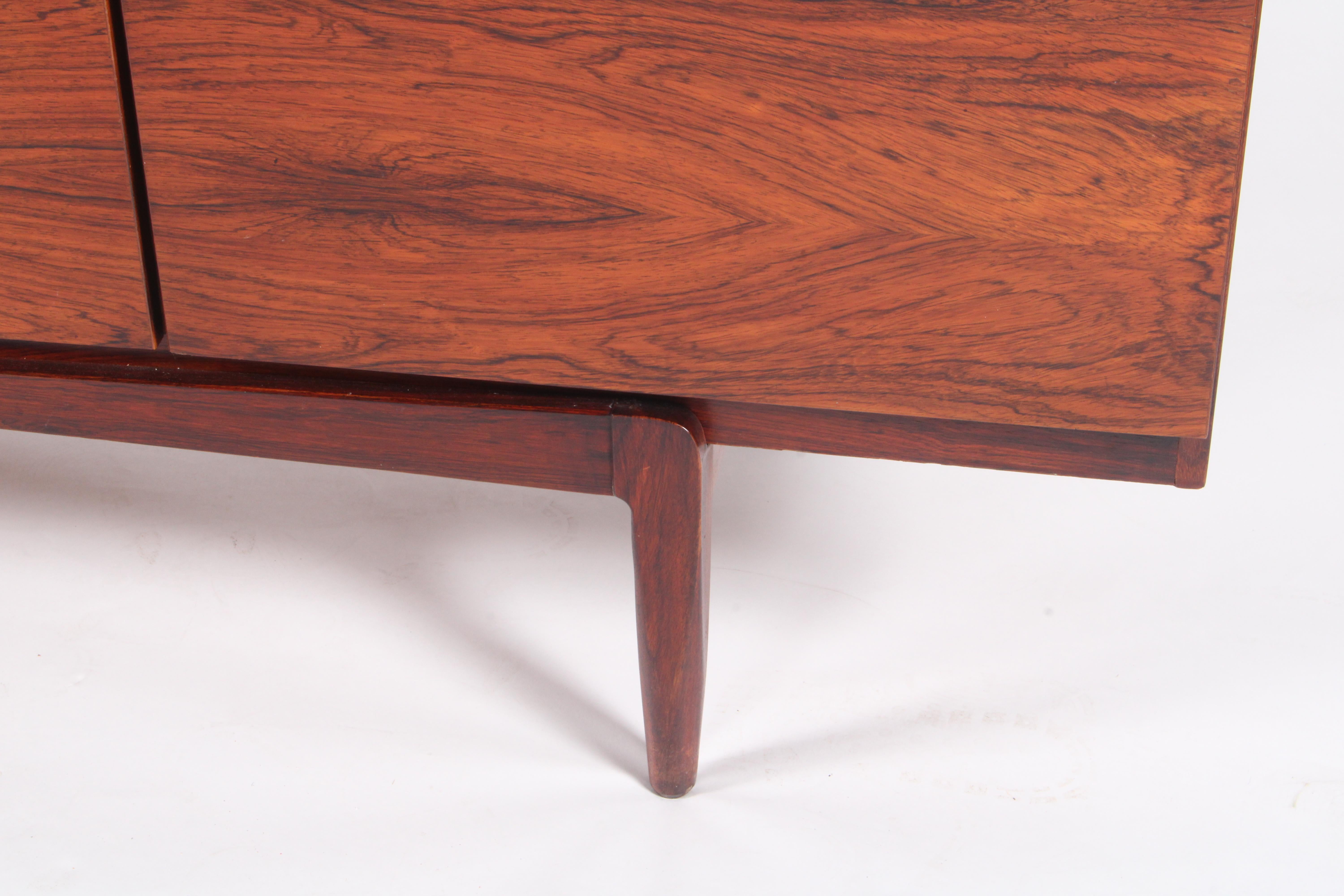 Iconica e rara credenza di design danese di Ib Kofod-Larsen * CONSEGNA GRATUITA IN TUTTO IL MONDO in vendita 5
